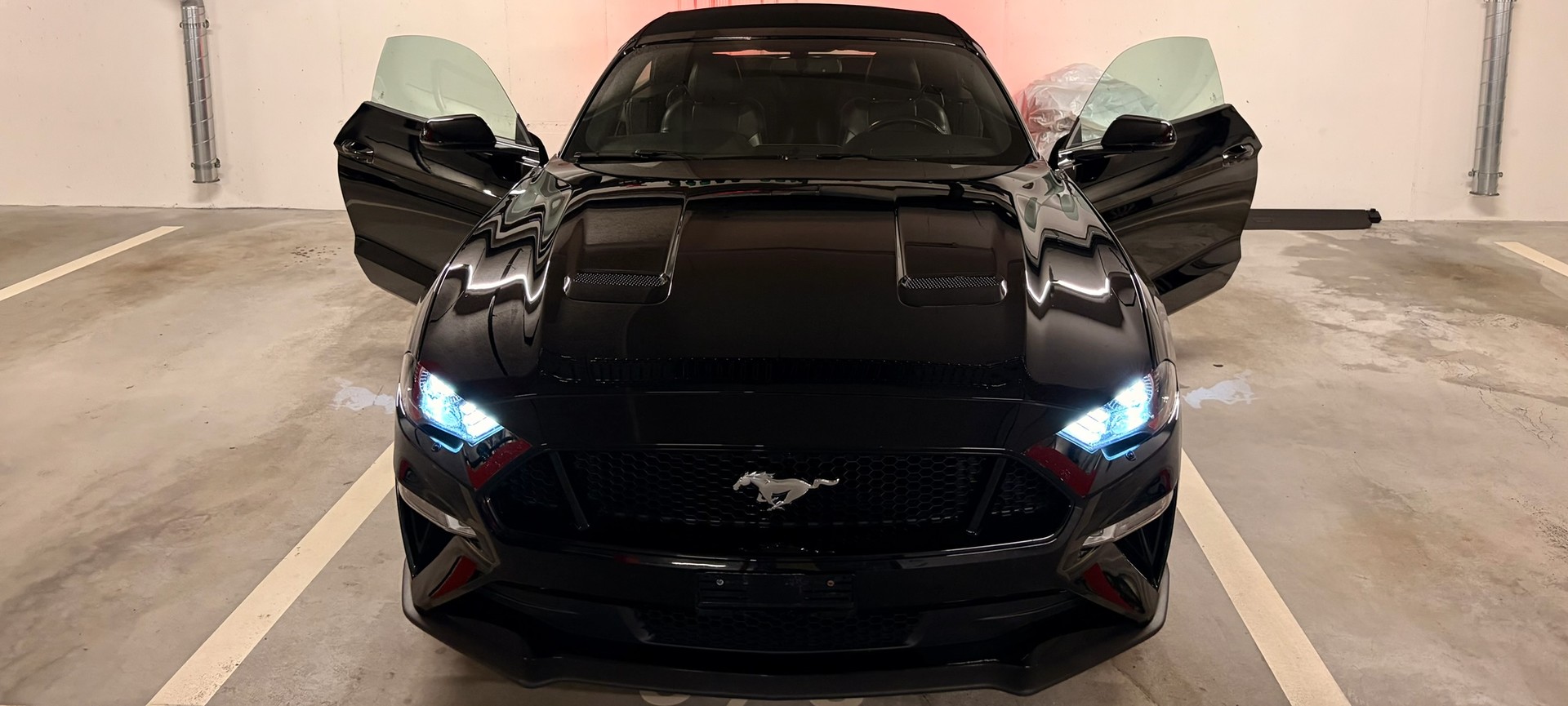 FORD Mustang Convertible 5.0 V8 GT-image-5