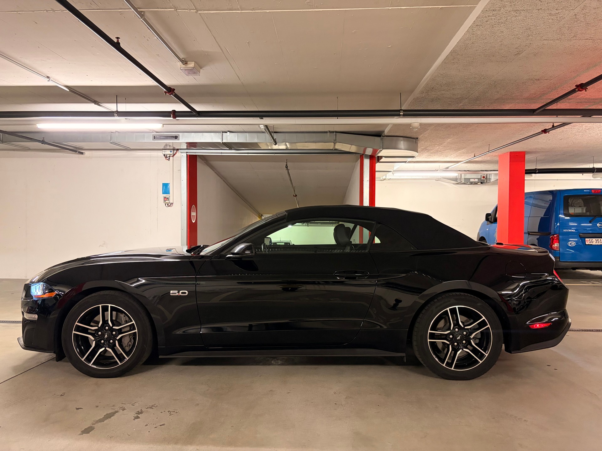 FORD Mustang Convertible 5.0 V8 GT-image-2