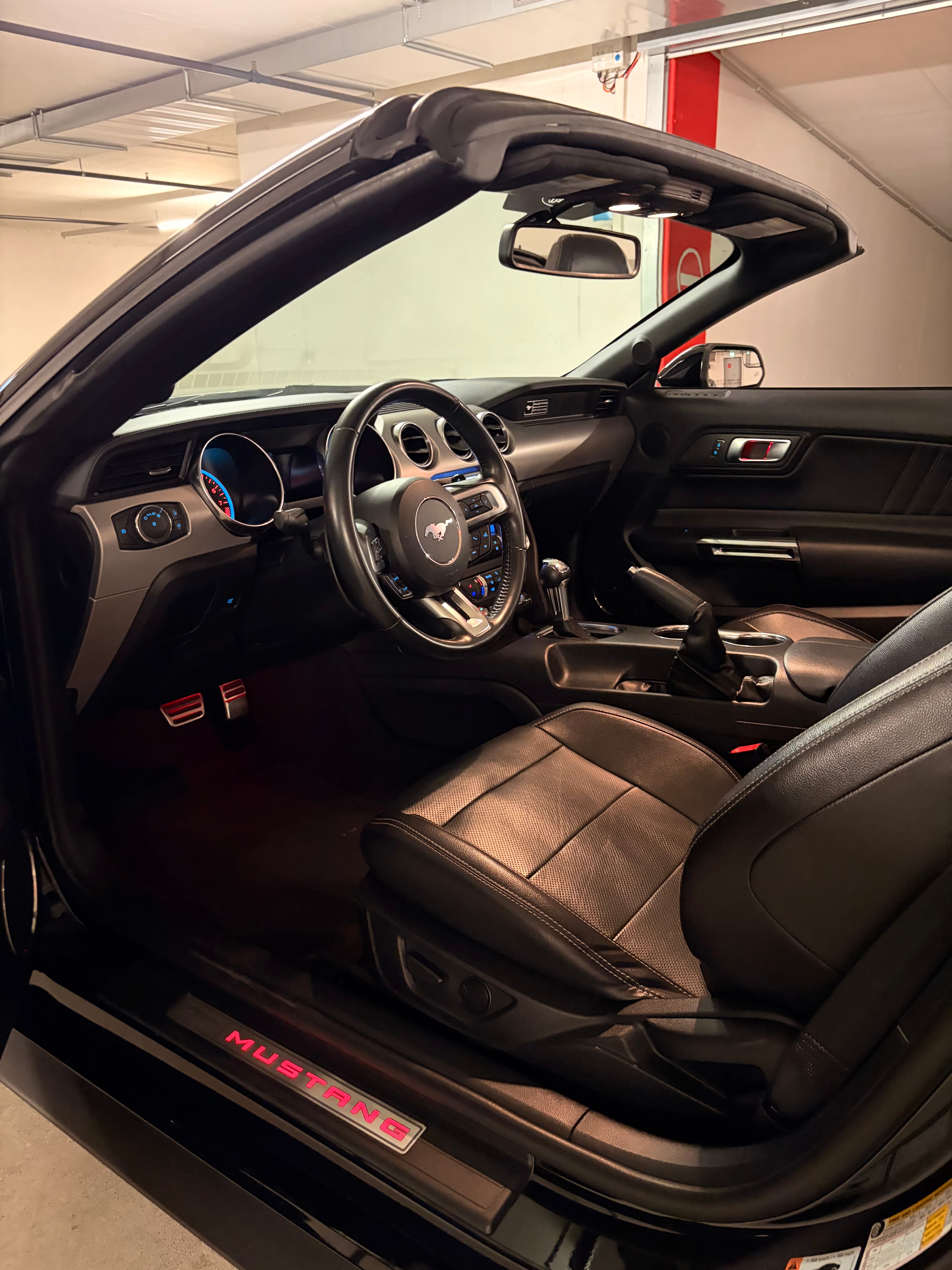 FORD Mustang Convertible 5.0 V8 GT — slika 12