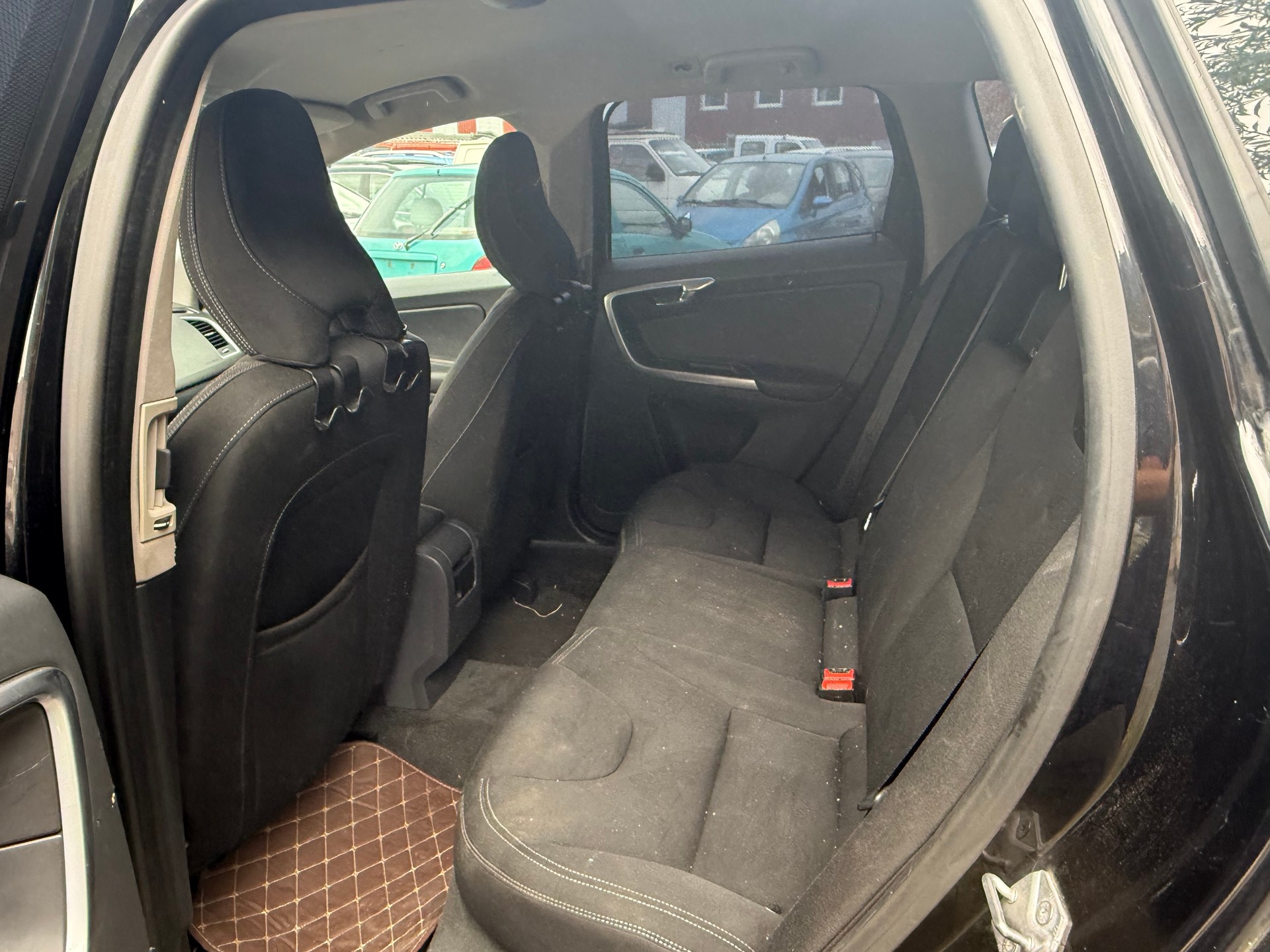 VOLVO XC60 D4 AWD Kinetic Geartronic-image-5