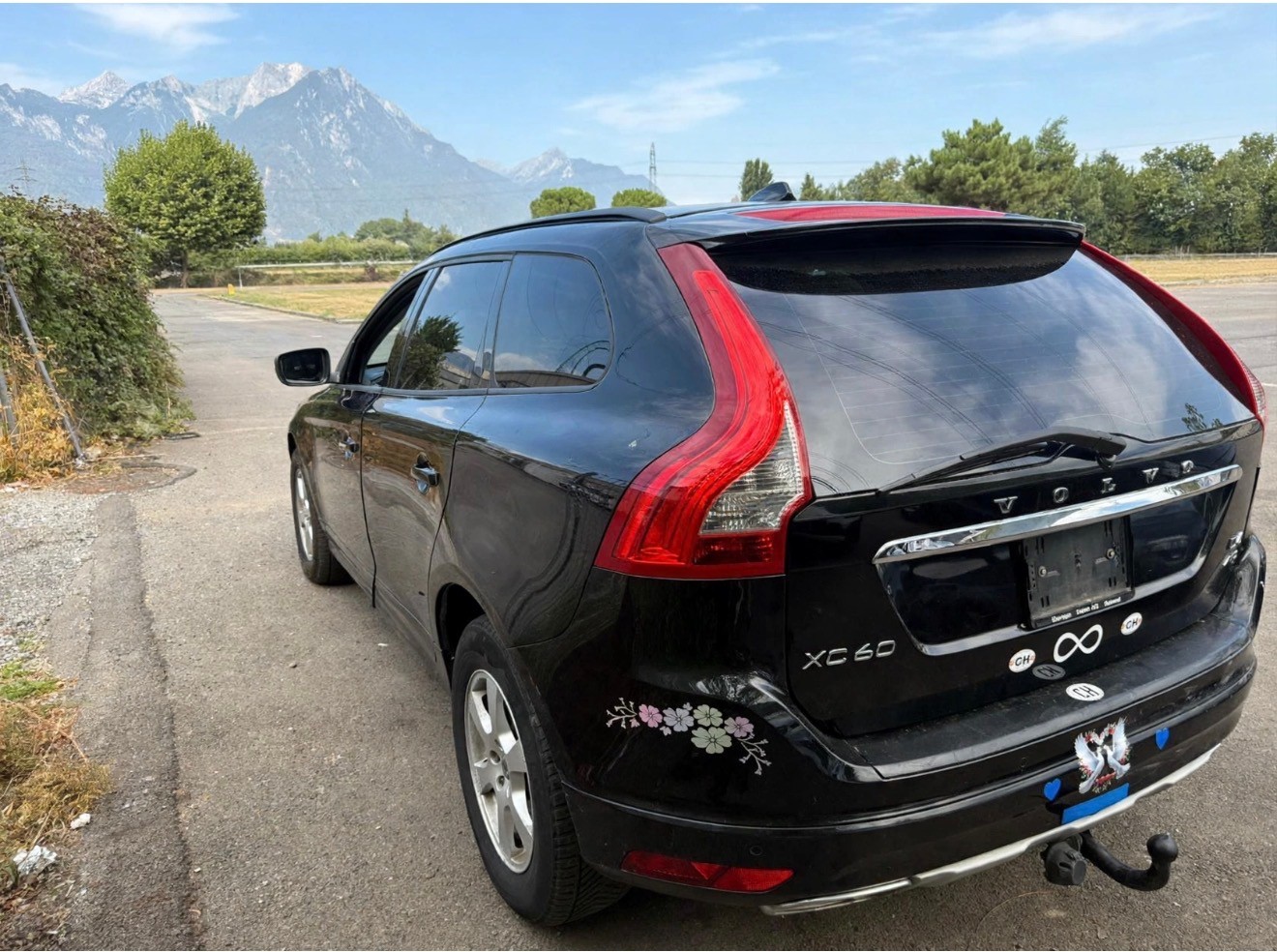 VOLVO XC60 D4 AWD Kinetic Geartronic-showroom-element-3
