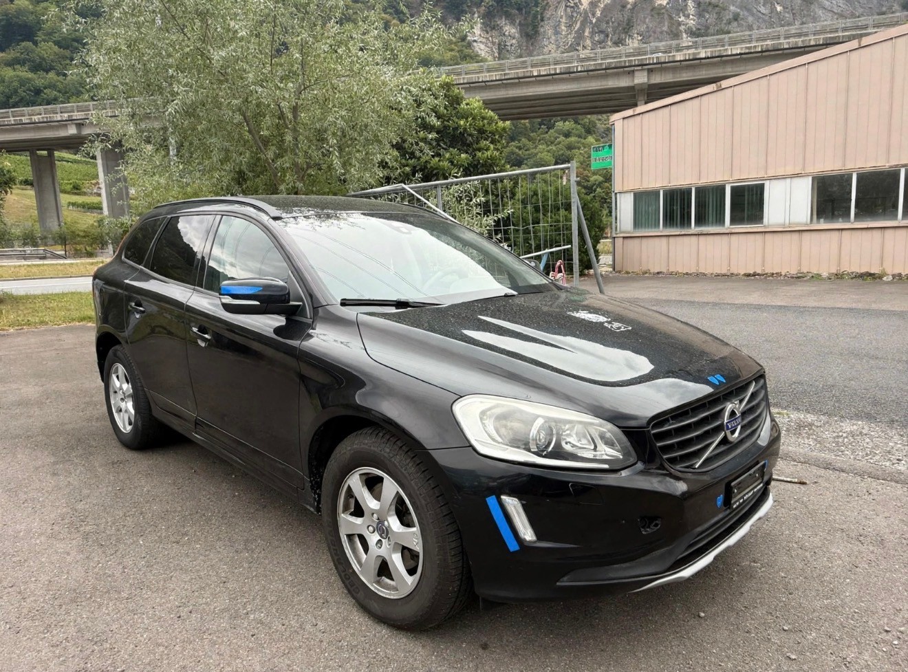 VOLVO XC60 D4 AWD Kinetic Geartronic-showroom-element-1