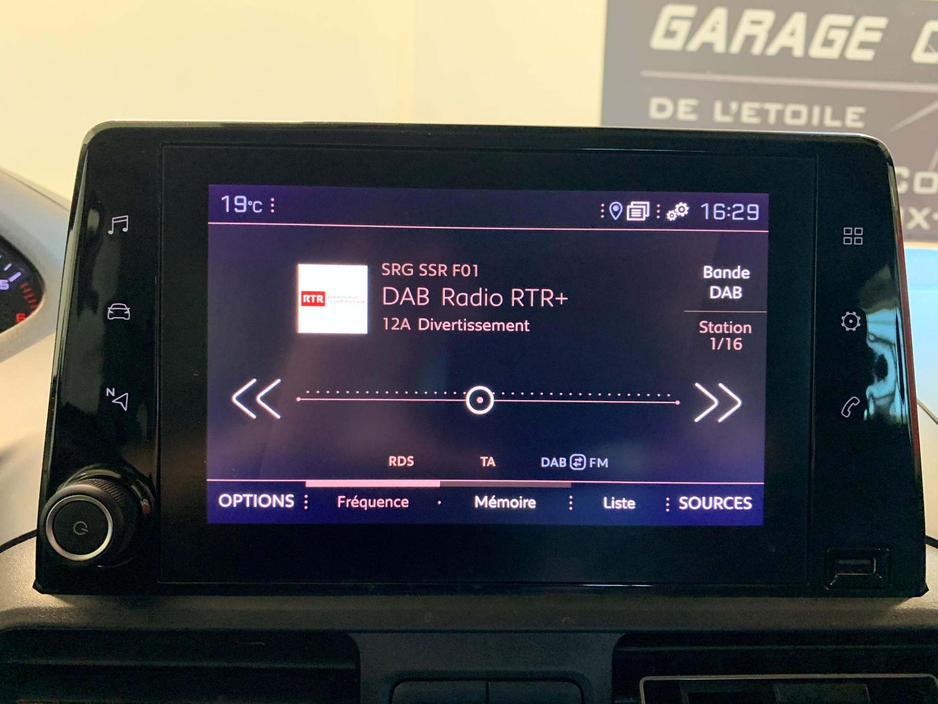 PEUGEOT Rifter 1.5 BlueHDi Allure Pack-image-15