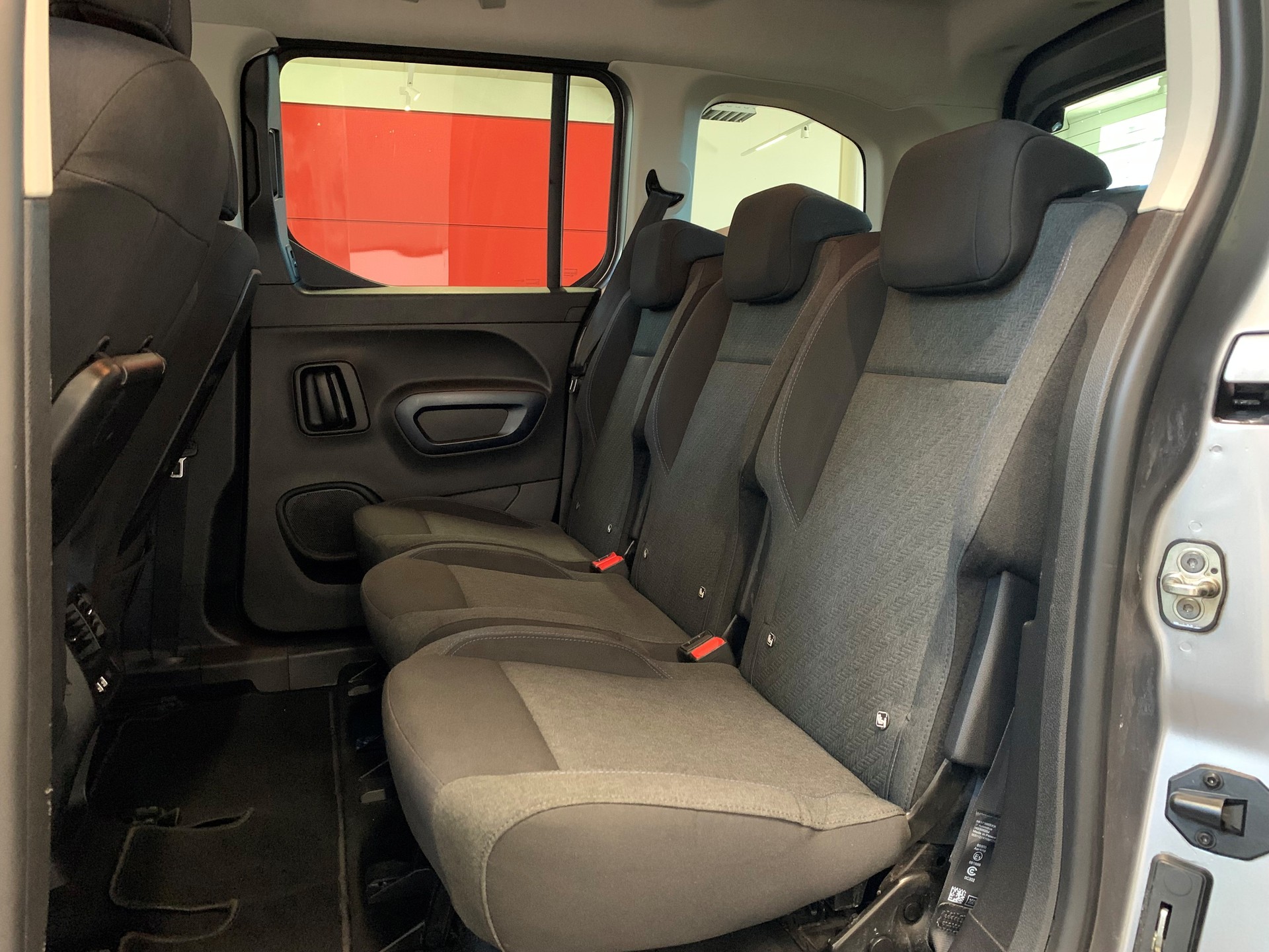 PEUGEOT Rifter 1.5 BlueHDi Allure Pack-image-11
