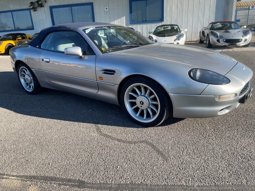 ASTON MARTIN DB7 Volante-image-11