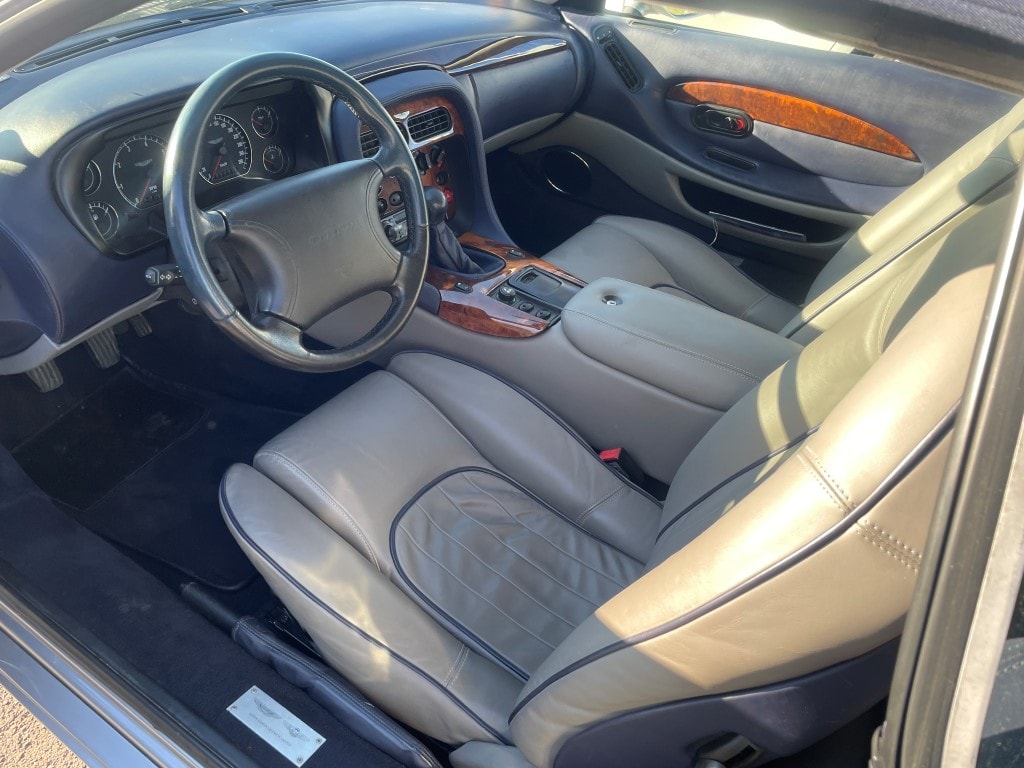 ASTON MARTIN DB7 Volante-image-9