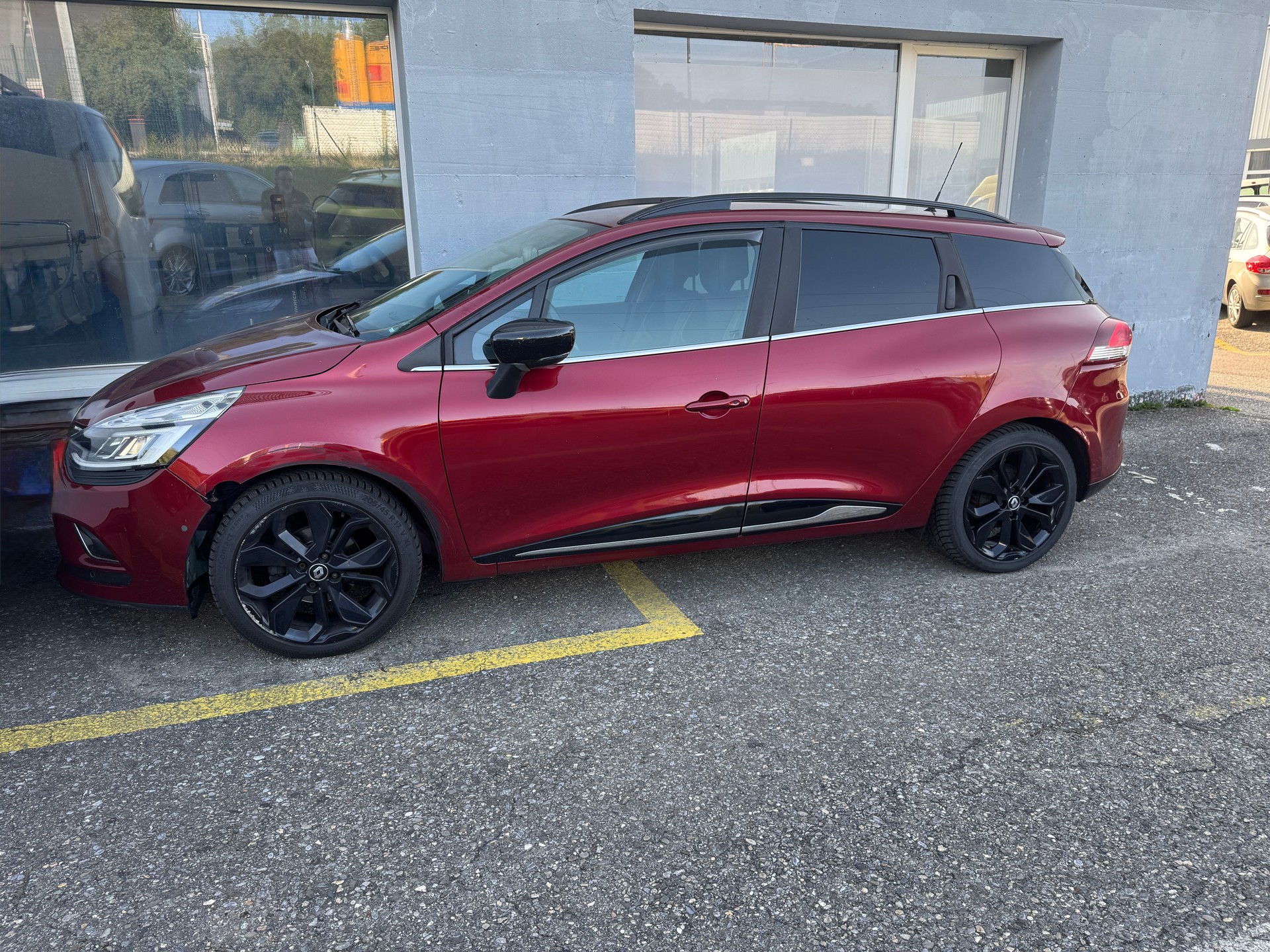 RENAULT Clio Grandtour 1.2 16V T Swiss Edition EDC-image-1