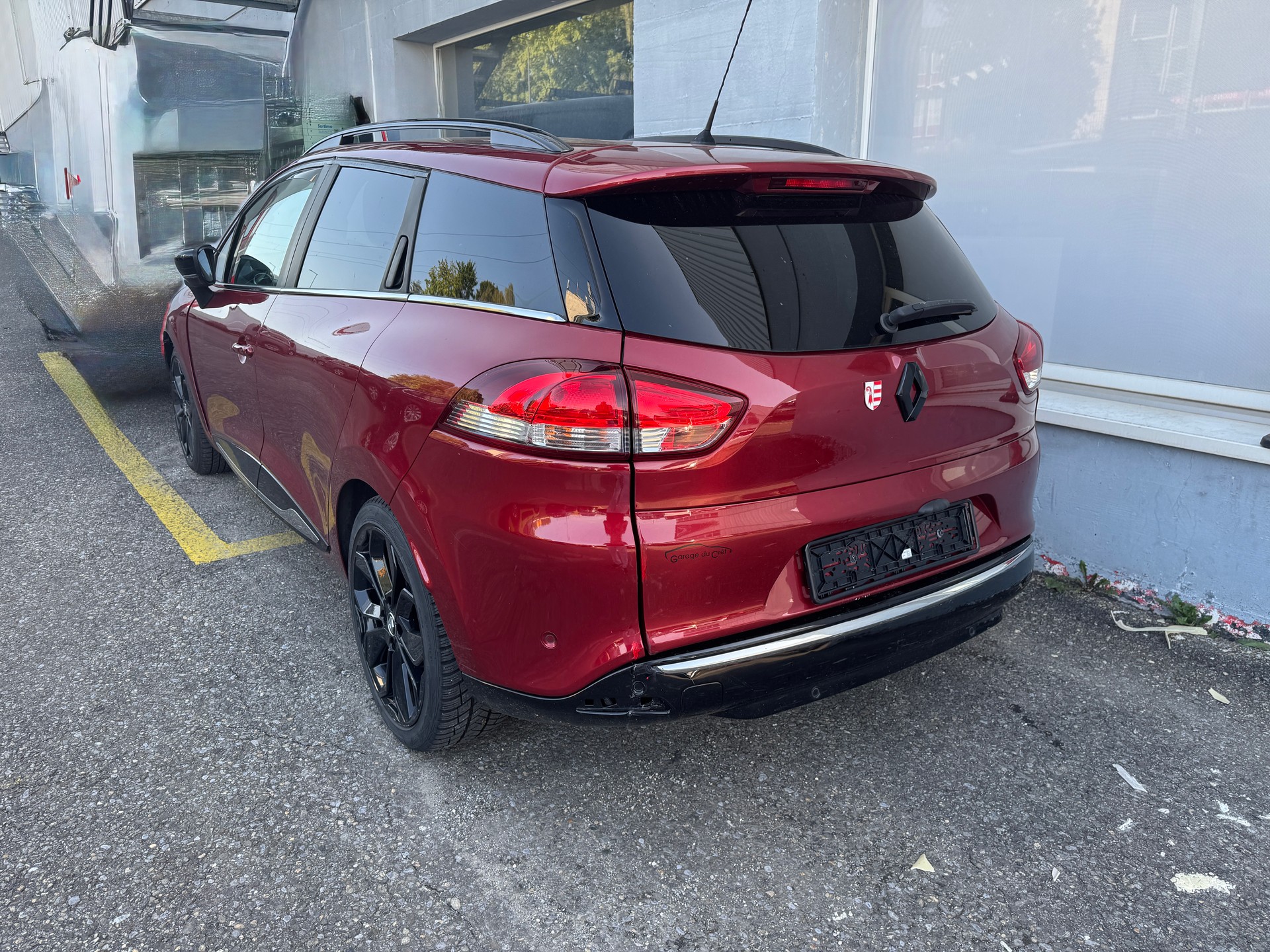 RENAULT Clio Grandtour 1.2 16V T Swiss Edition EDC-image-3