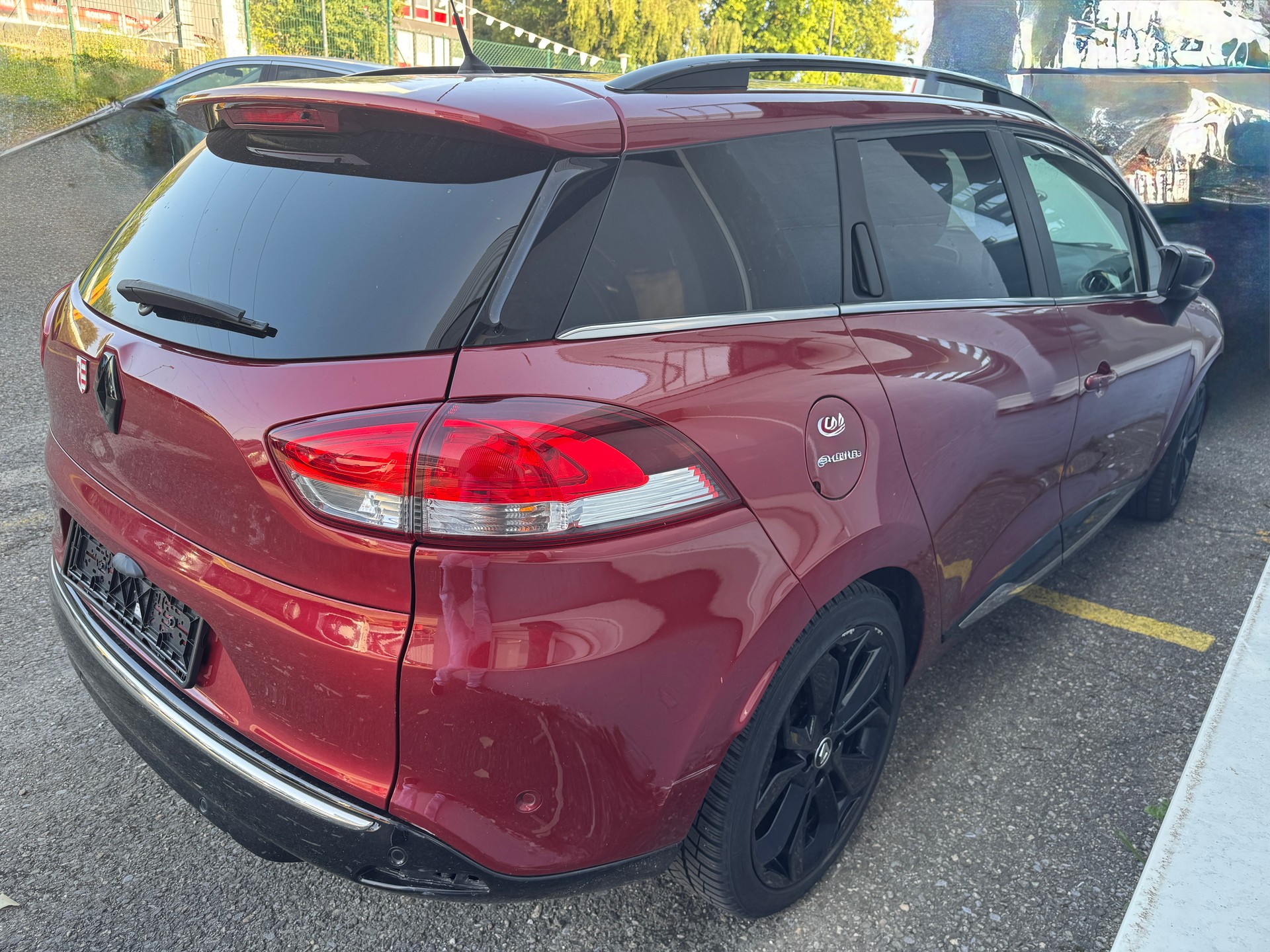 RENAULT Clio Grandtour 1.2 16V T Swiss Edition EDC-image-2