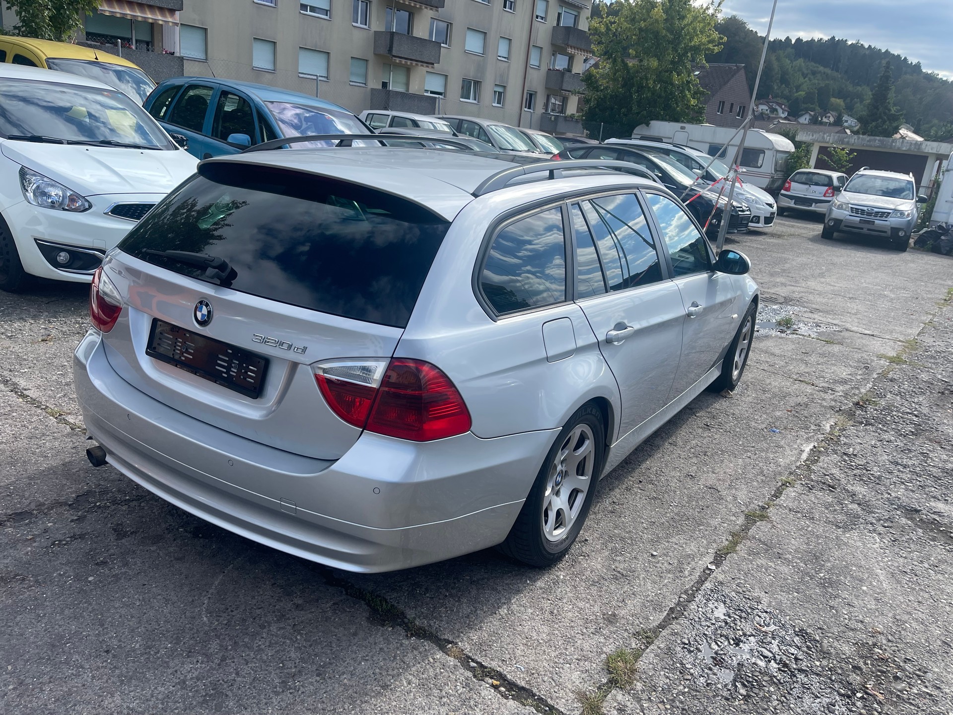BMW 320d Touring-image-6