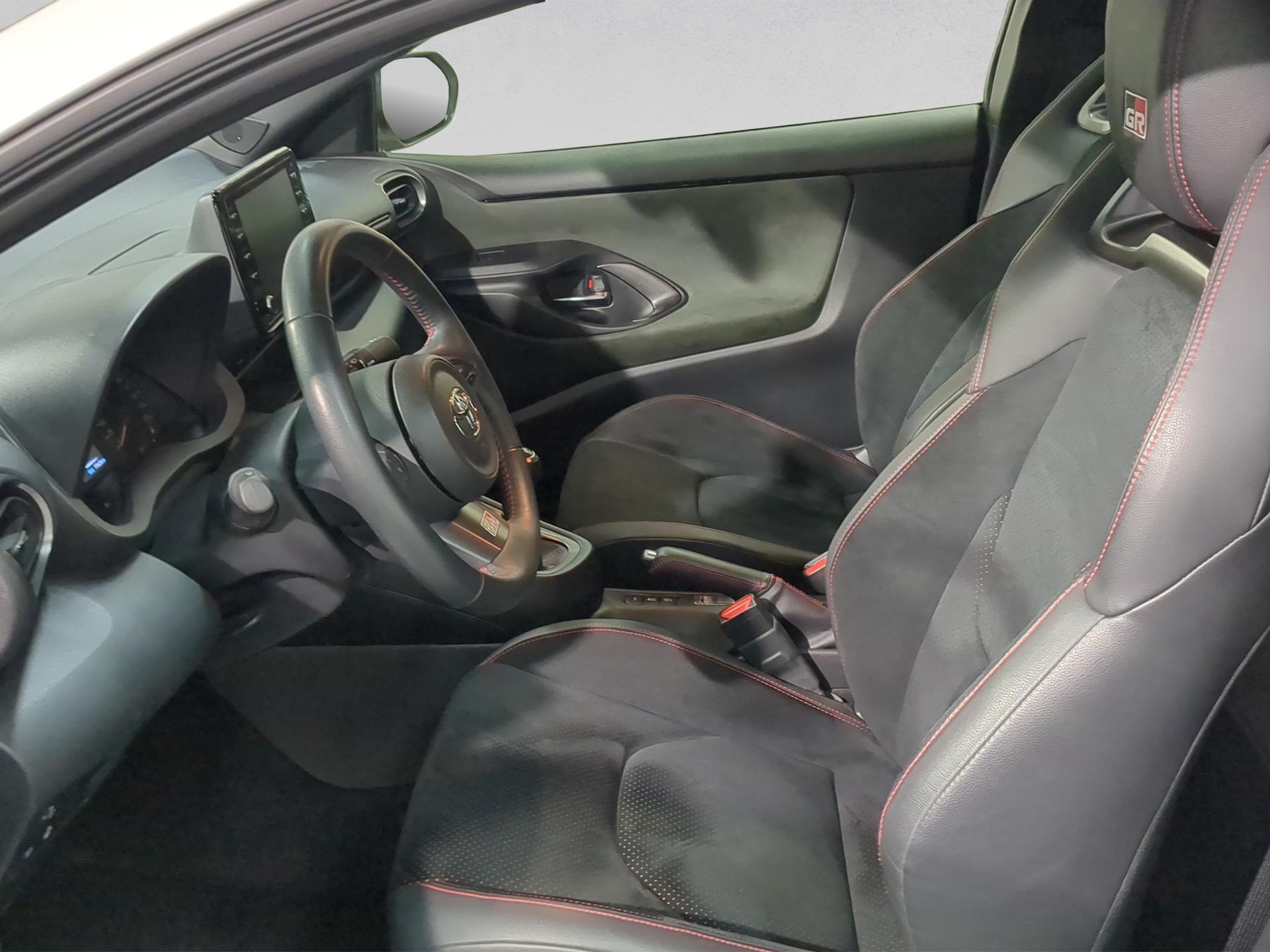 TOYOTA Yaris 1.6 GR Sport-image-8