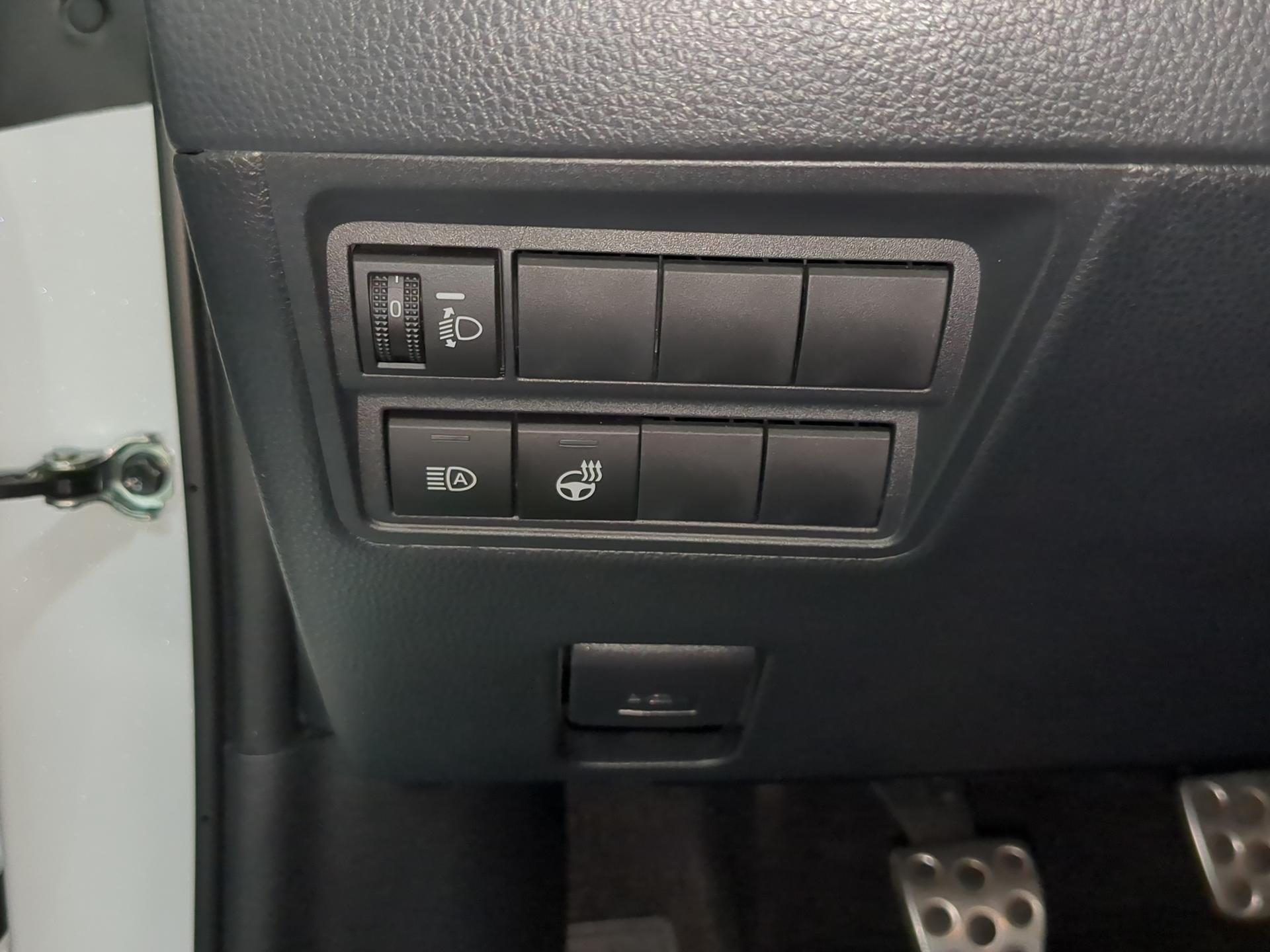 TOYOTA Yaris 1.6 GR Sport-image-17