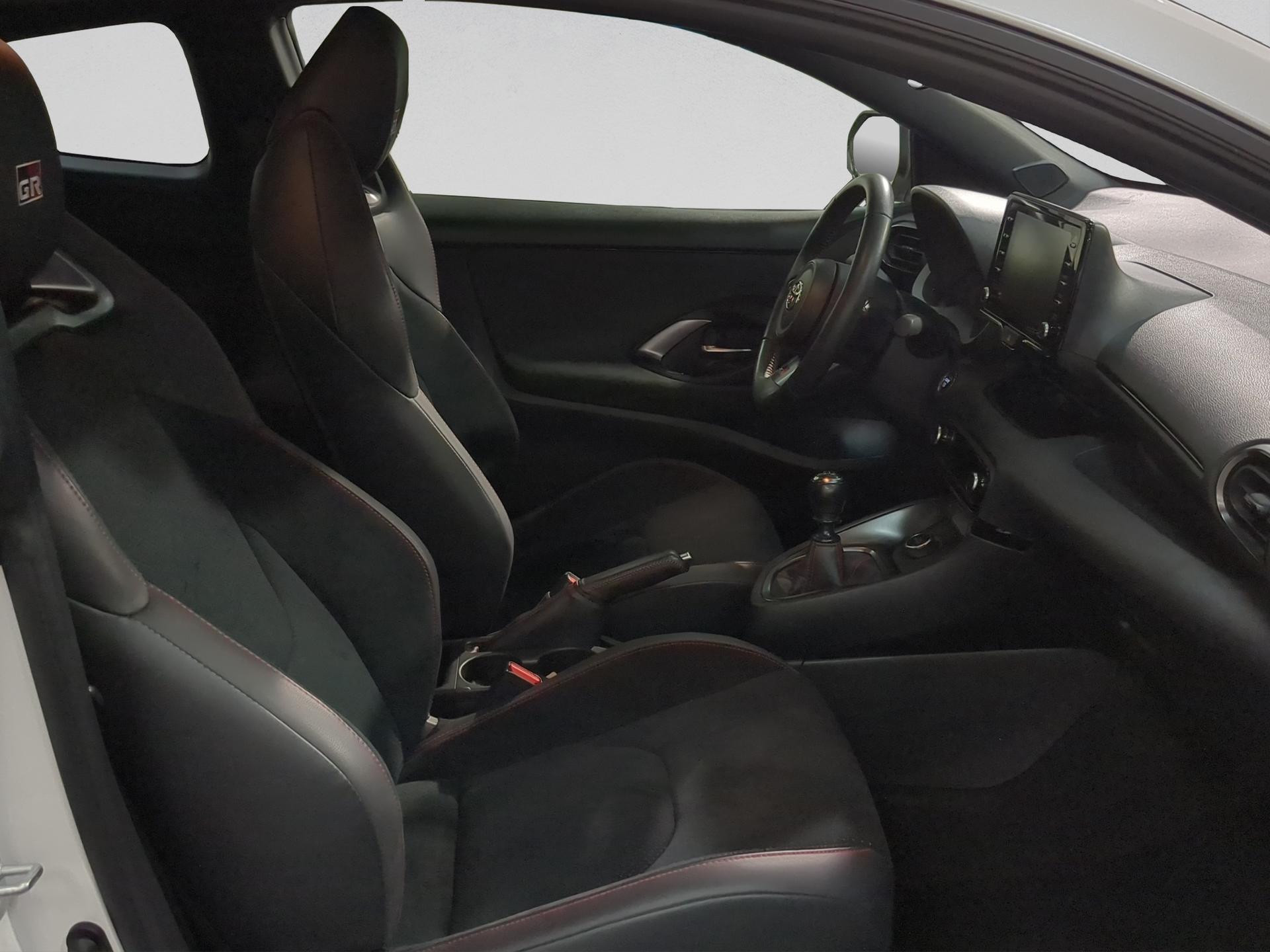 TOYOTA Yaris 1.6 GR Sport-image-14