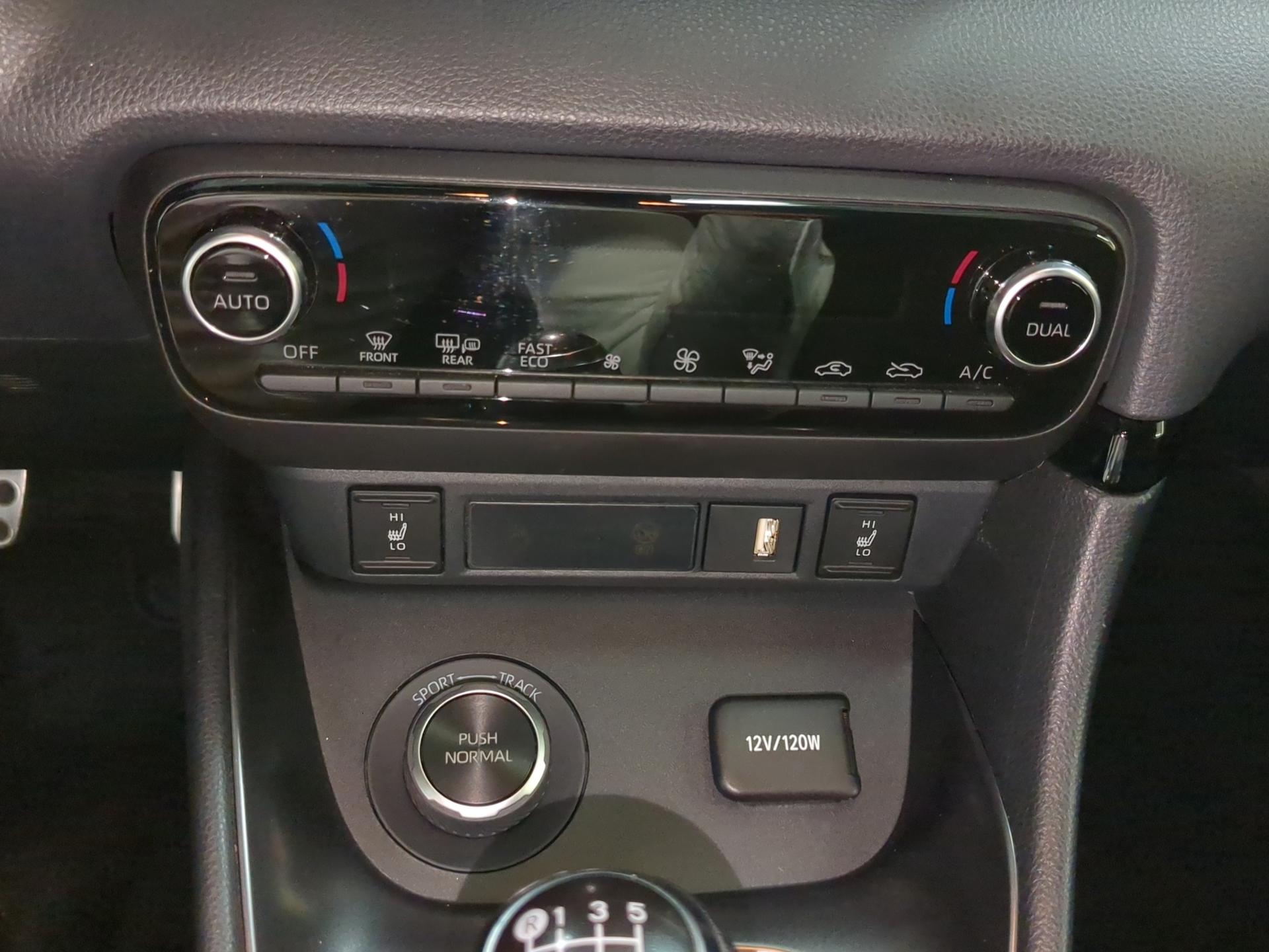 TOYOTA Yaris 1.6 GR Sport-image-18