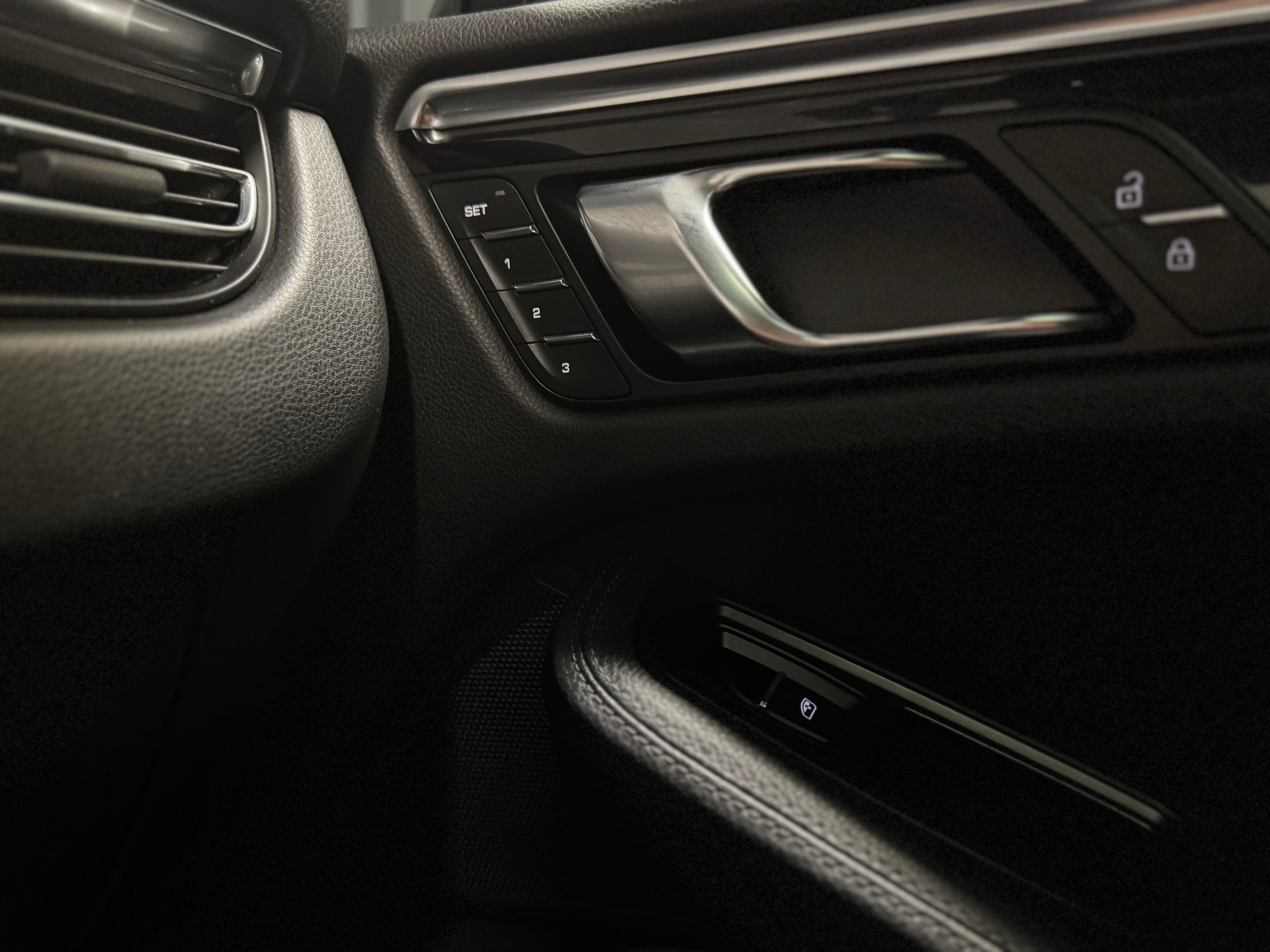 PORSCHE Macan S PDK (35)-image-19