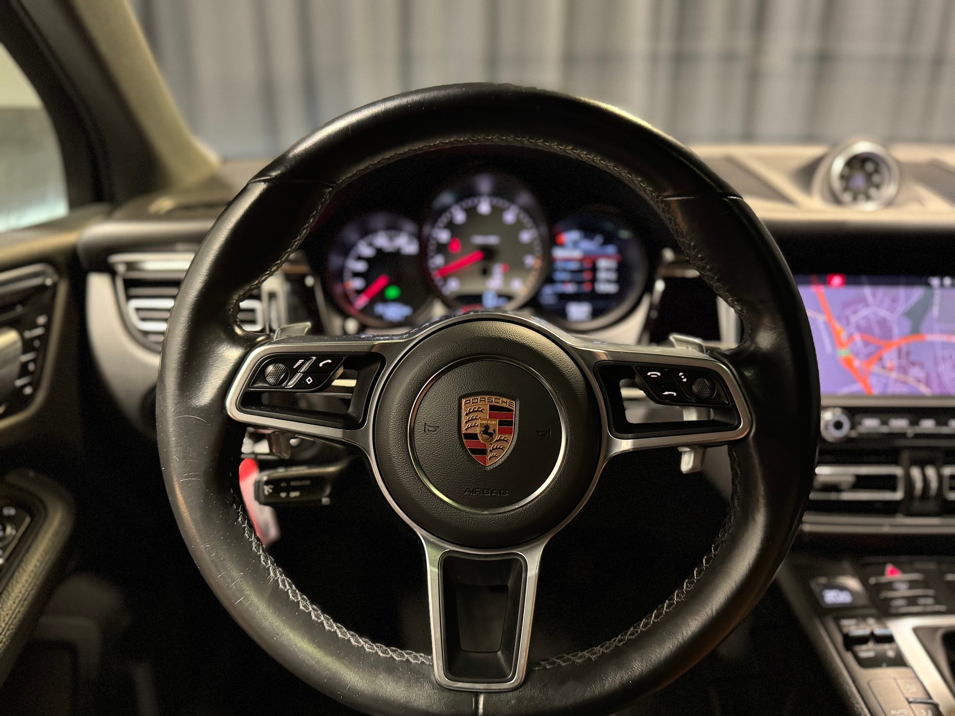 PORSCHE Macan S PDK (35)-image-11