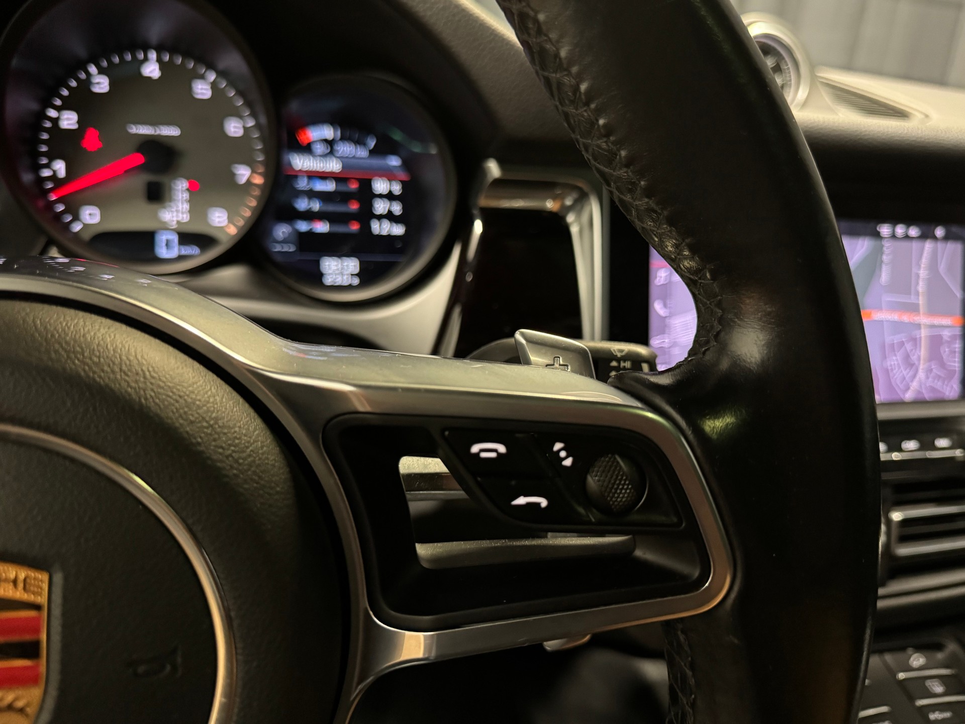 PORSCHE Macan S PDK (35)-image-13