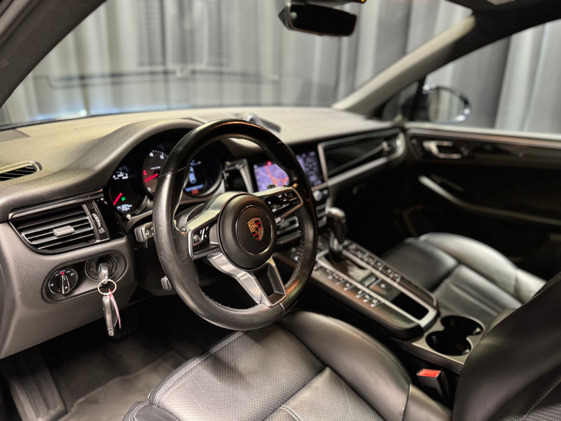 PORSCHE Macan S PDK (35)-image-7