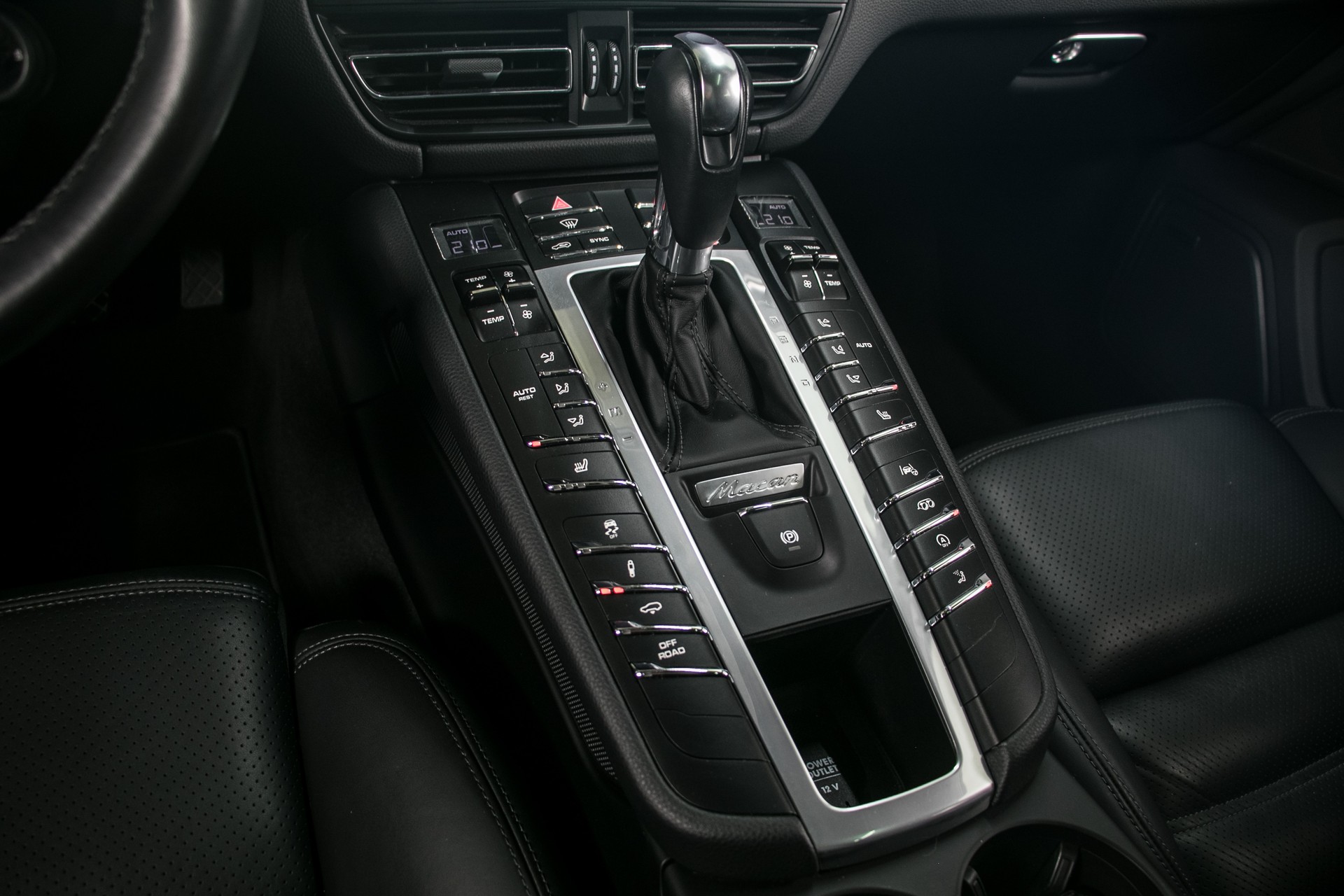 PORSCHE Macan S PDK-image-8