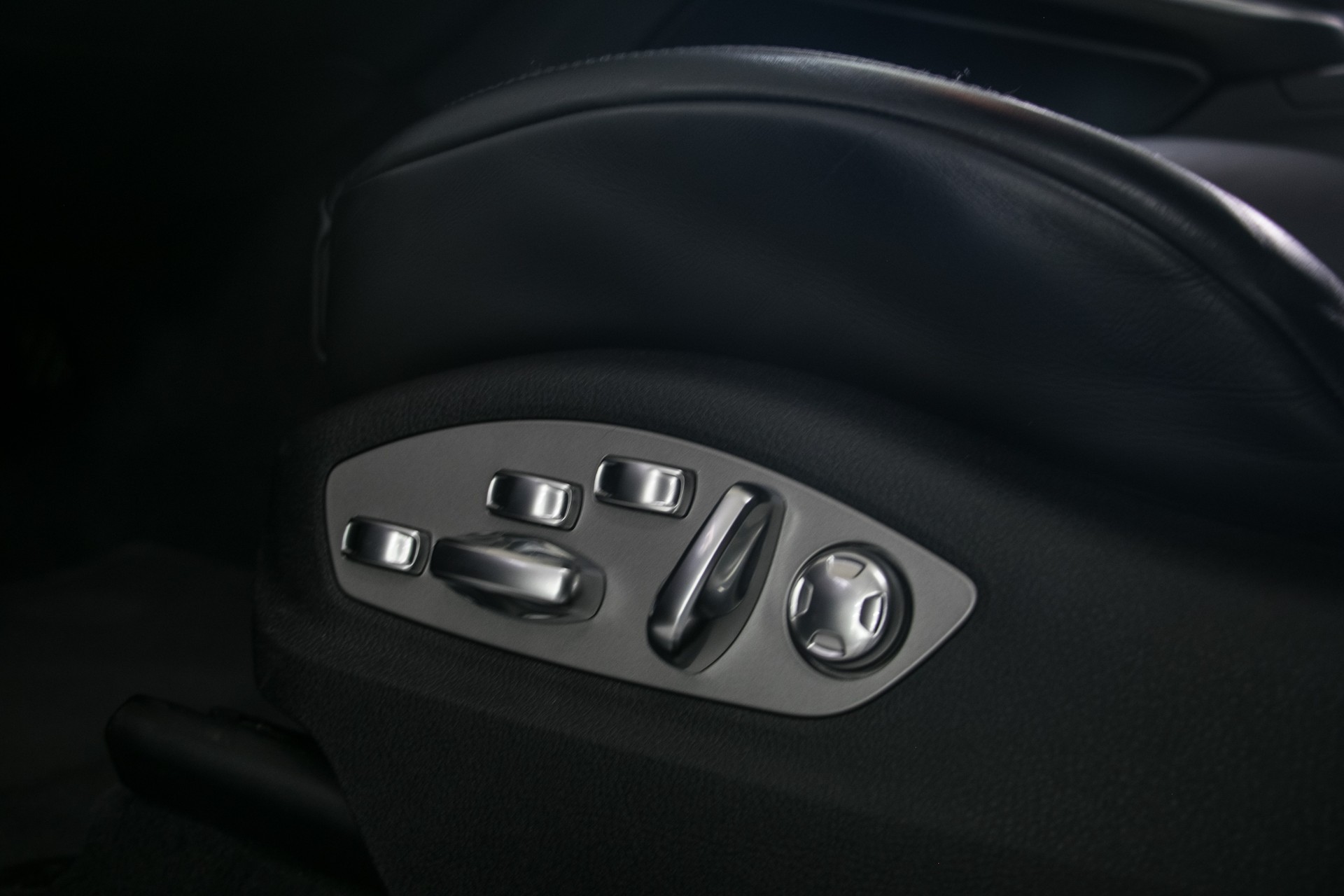 PORSCHE Macan S PDK-image-11