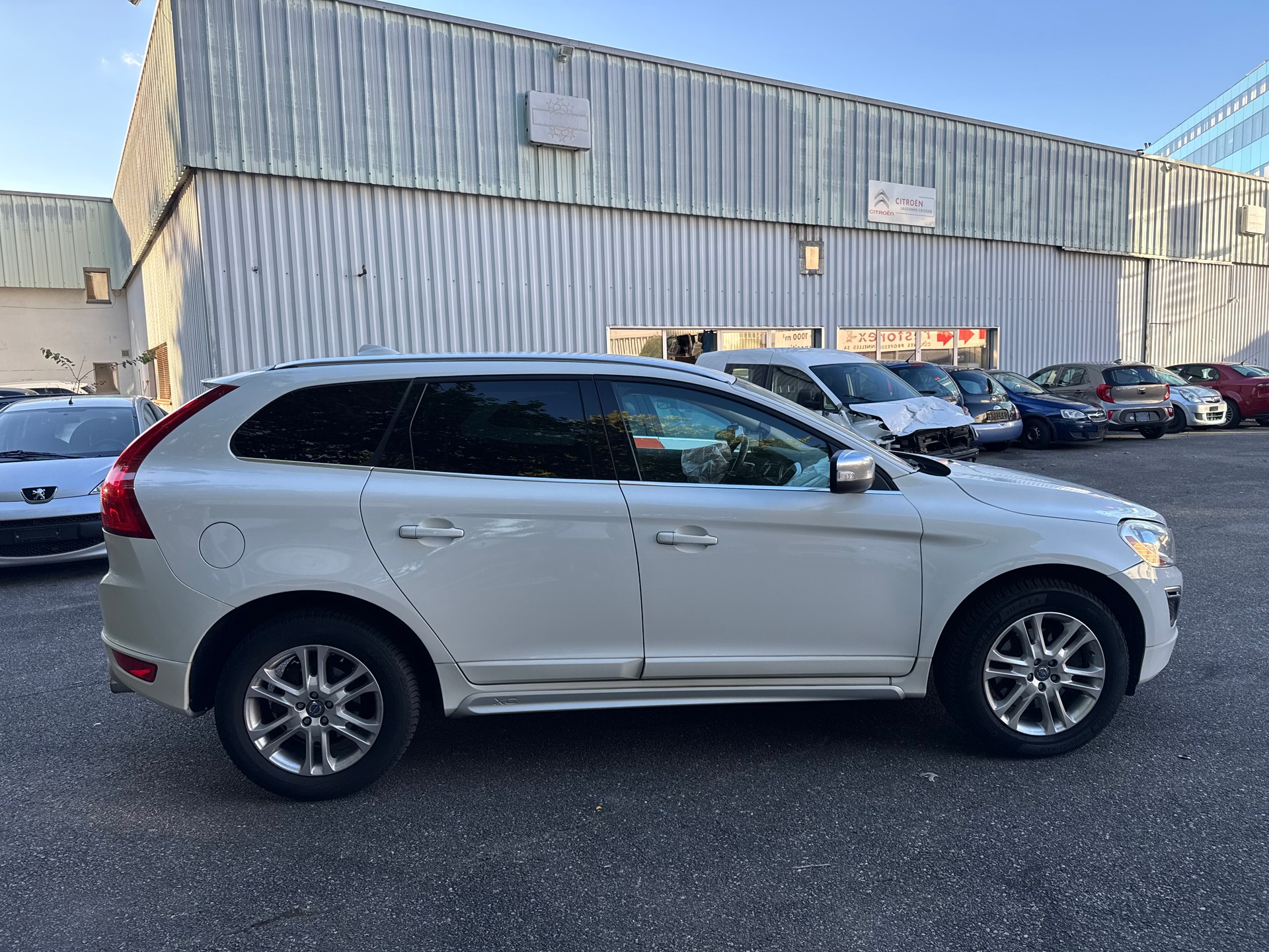 VOLVO XC60 D3 AWD R-Design Geartronic-image-4
