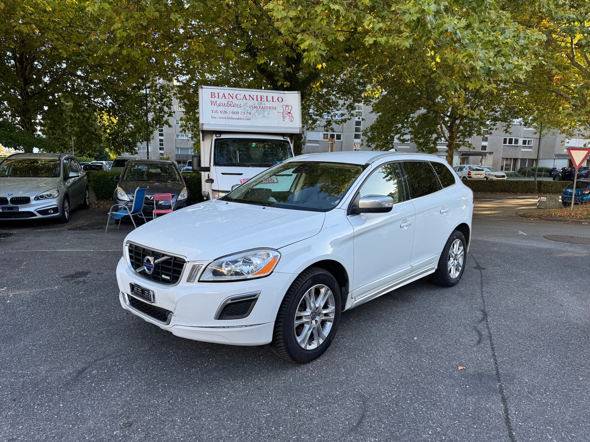 VOLVO XC60 D3 AWD R-Design Geartronic-image-0