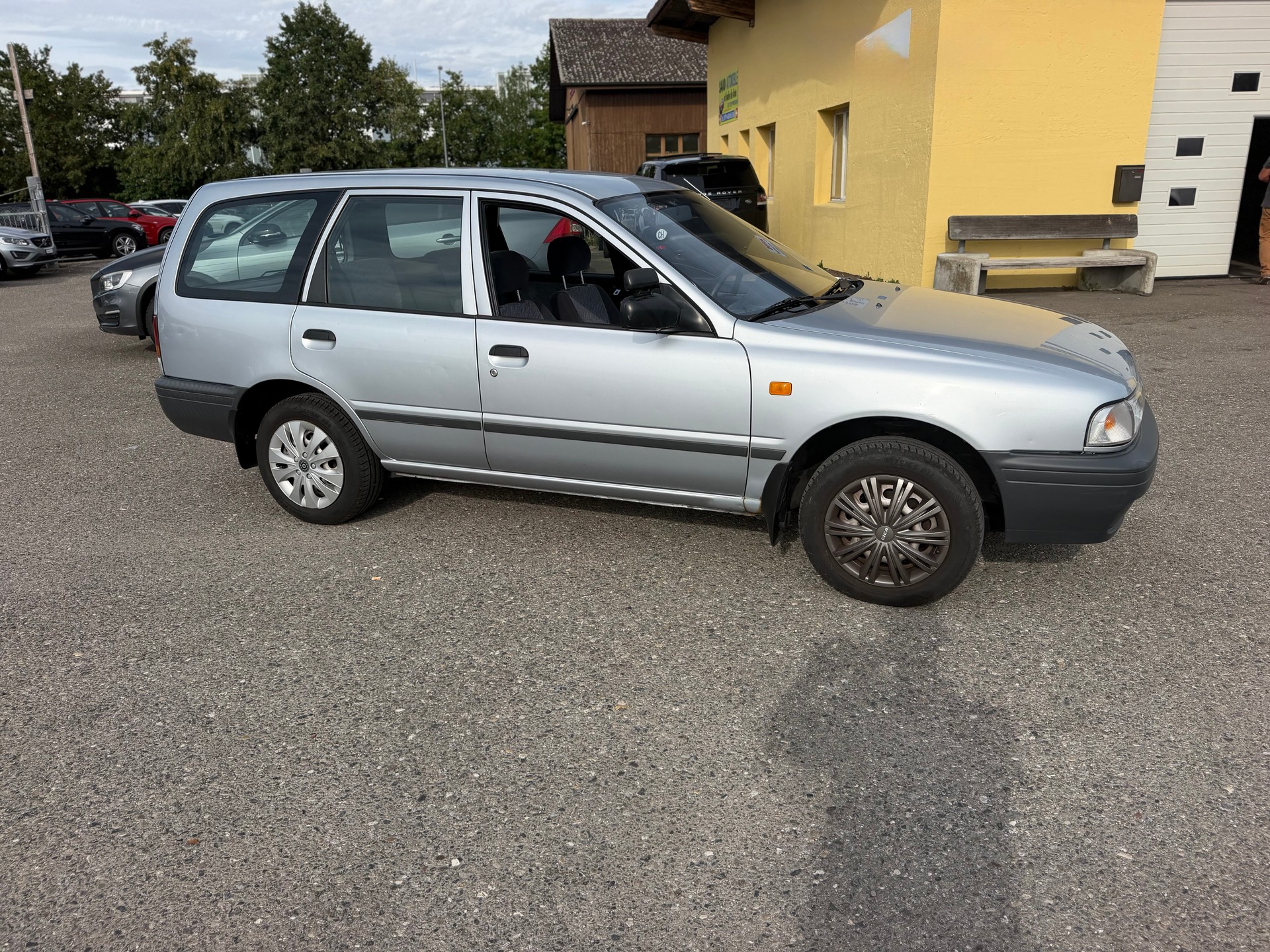 NISSAN Sunny 1.6 16V LX-S Wagon-image-4
