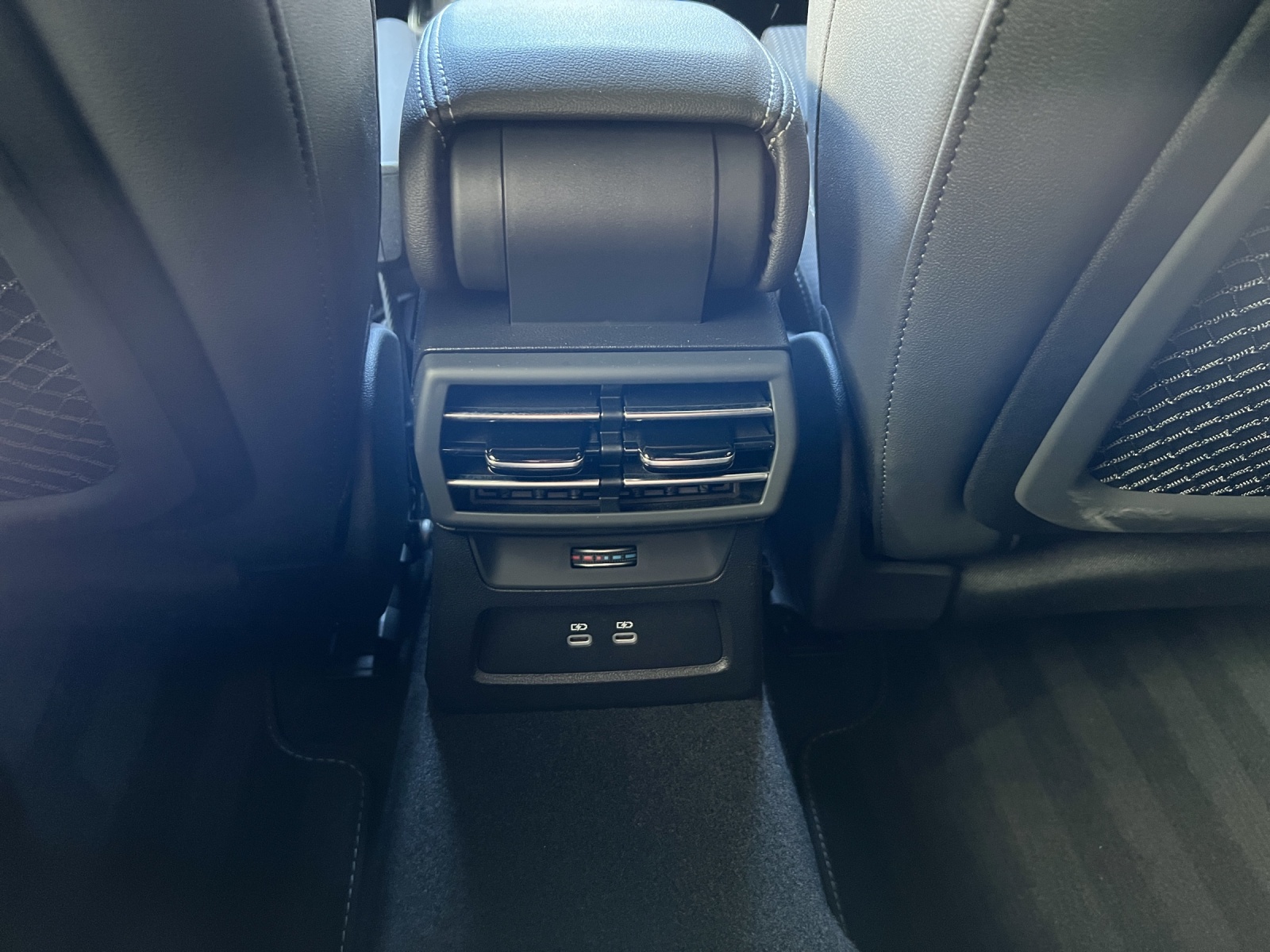 AUDI A3 Sportback 35 TFSI S line Attraction S-tronic-image-12