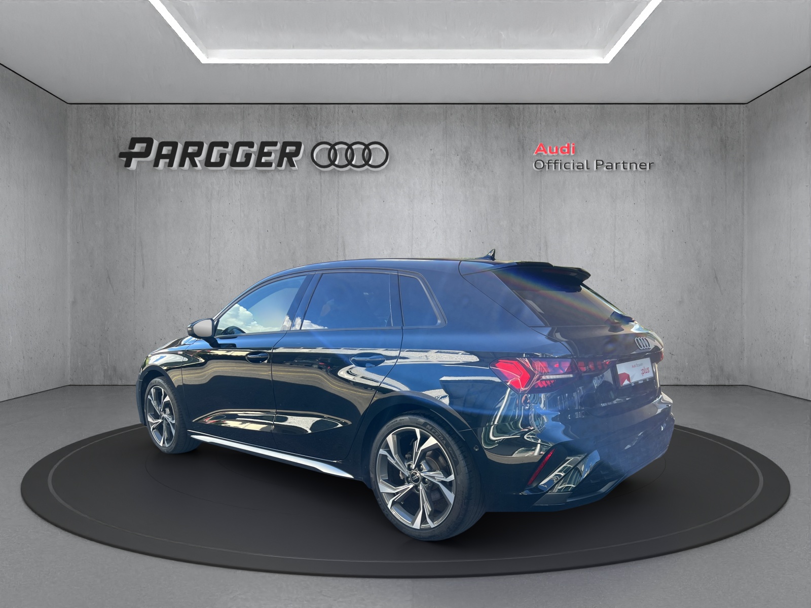 AUDI A3 Sportback 35 TFSI S line Attraction S-tronic-image-4