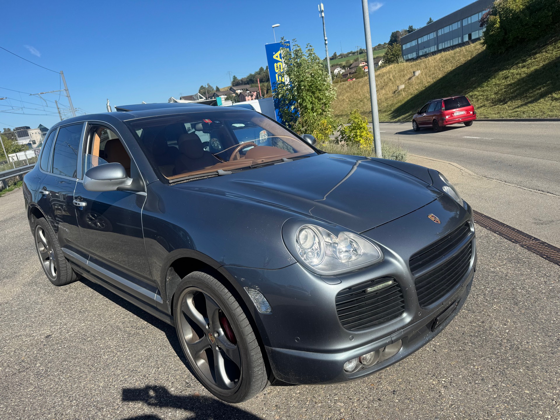 PORSCHE Cayenne Turbo-image-2