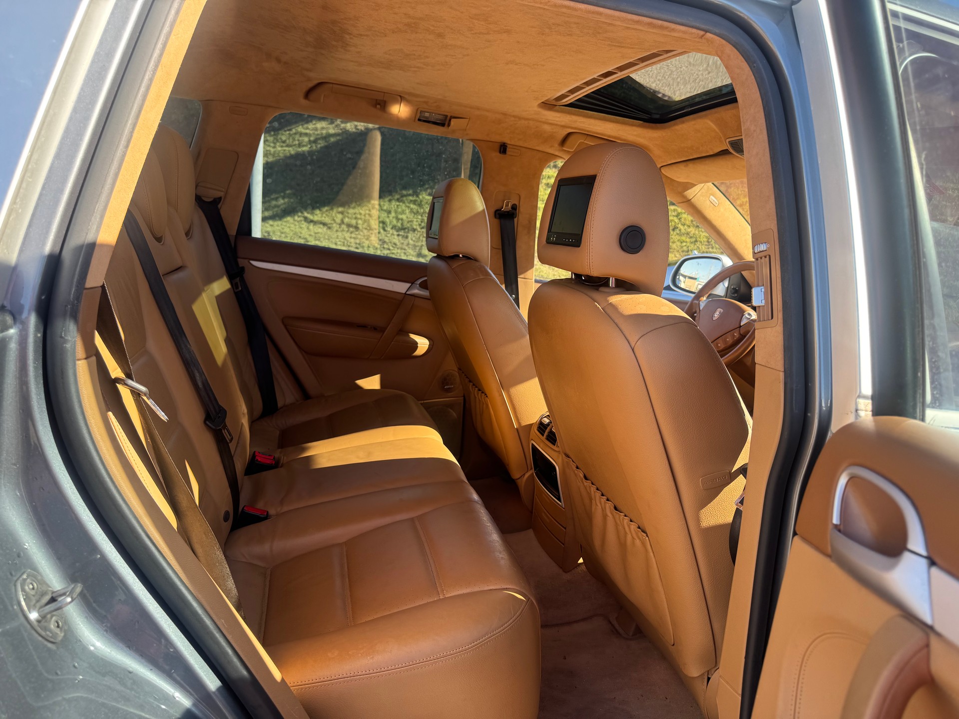 PORSCHE Cayenne Turbo-image-9