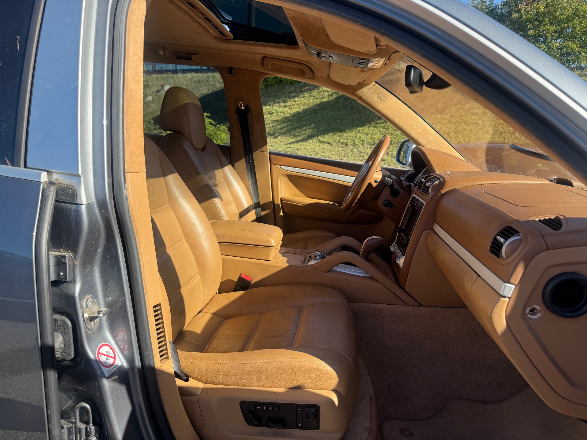PORSCHE Cayenne Turbo-image-7