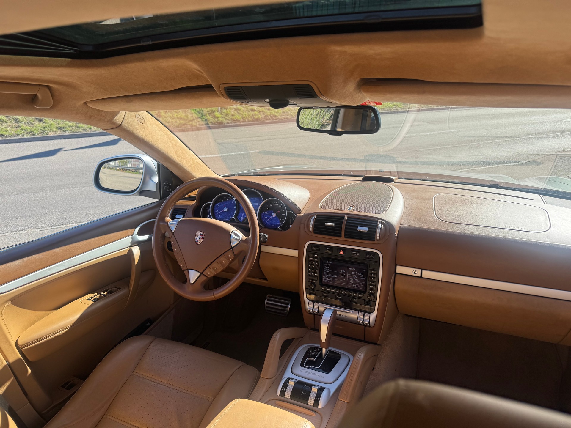PORSCHE Cayenne Turbo-image-8