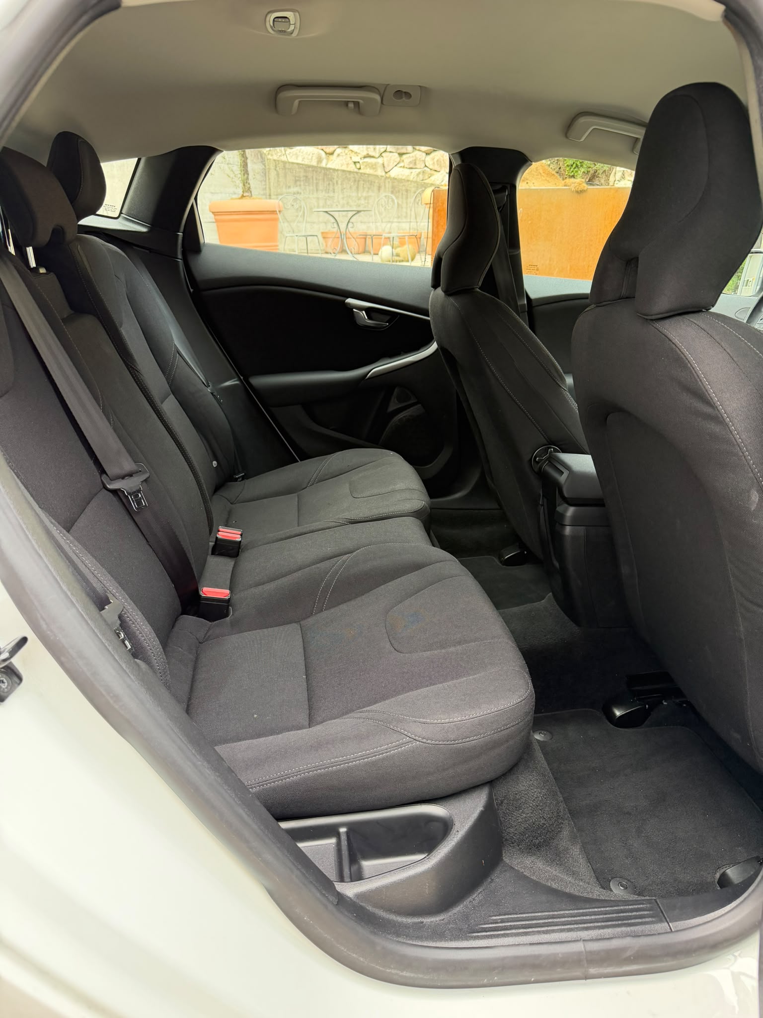 VOLVO V40 D3 Kinetic Geartronic-image-8