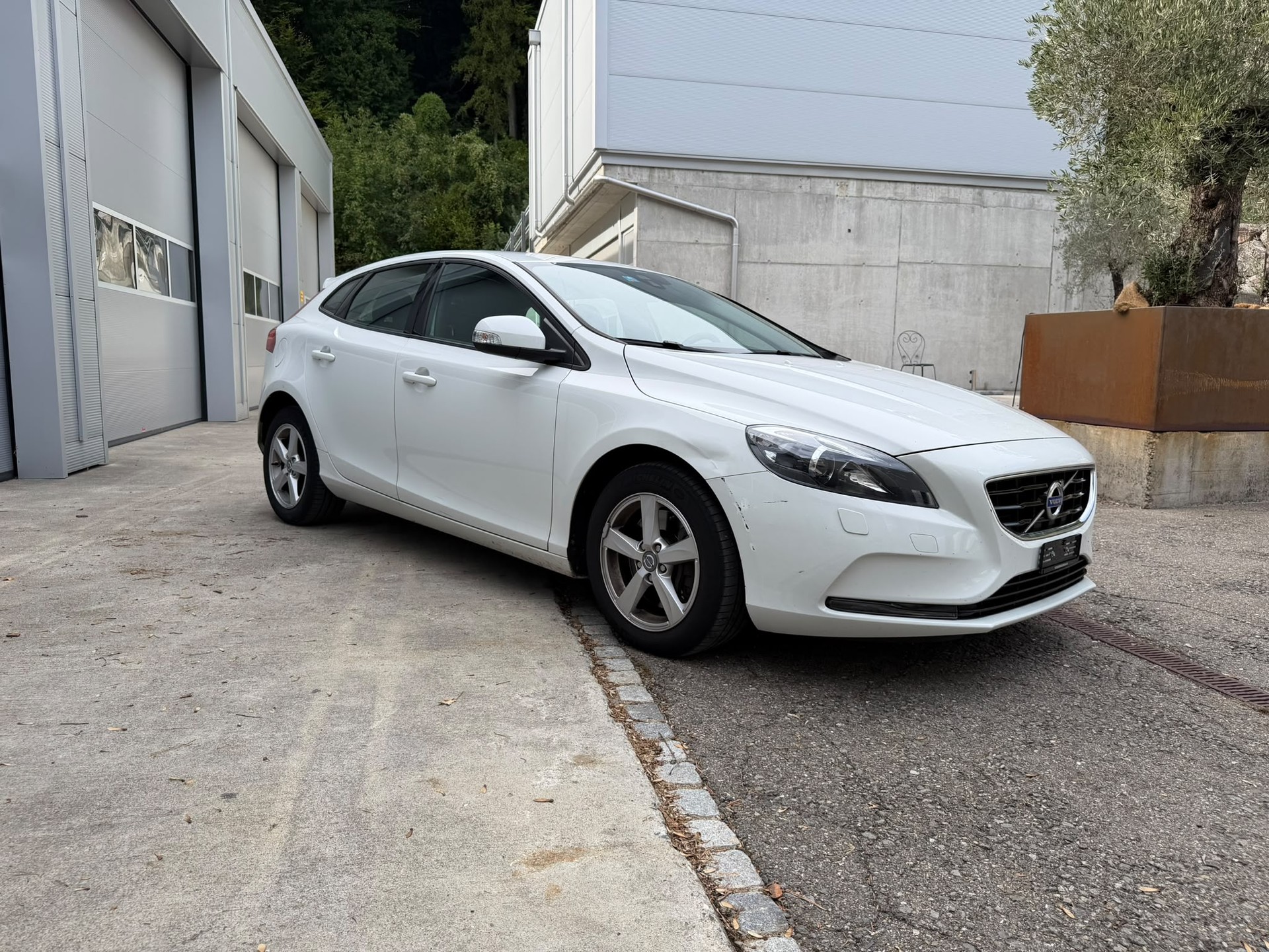 VOLVO V40 D3 Kinetic Geartronic-image-5