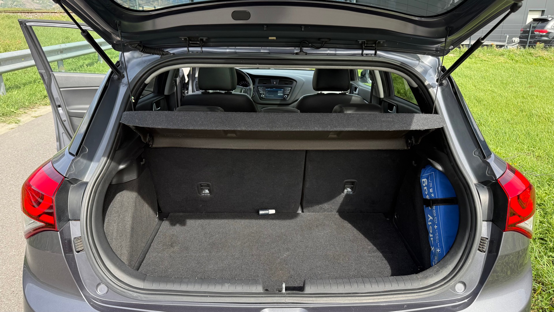 HYUNDAI i20 1.0 T-GDi Amplia-image-8