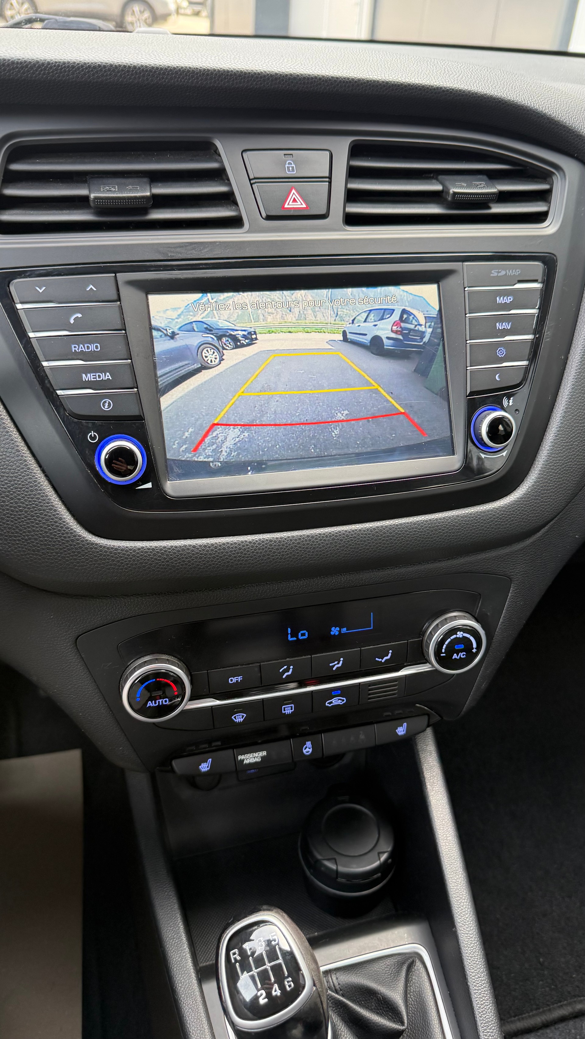 HYUNDAI i20 1.0 T-GDi Amplia-image-11
