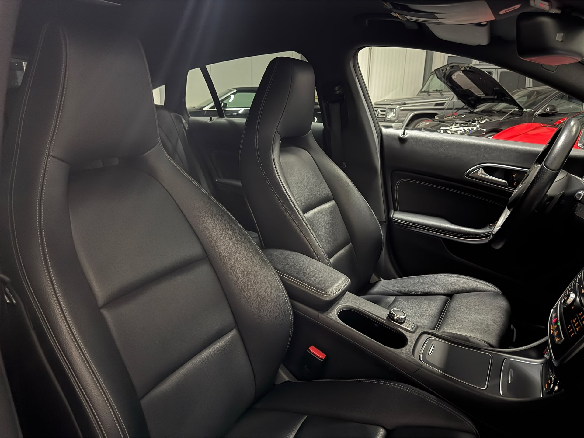 MERCEDES-BENZ CLA 220 Urban 4m Shooting Brake-image-10