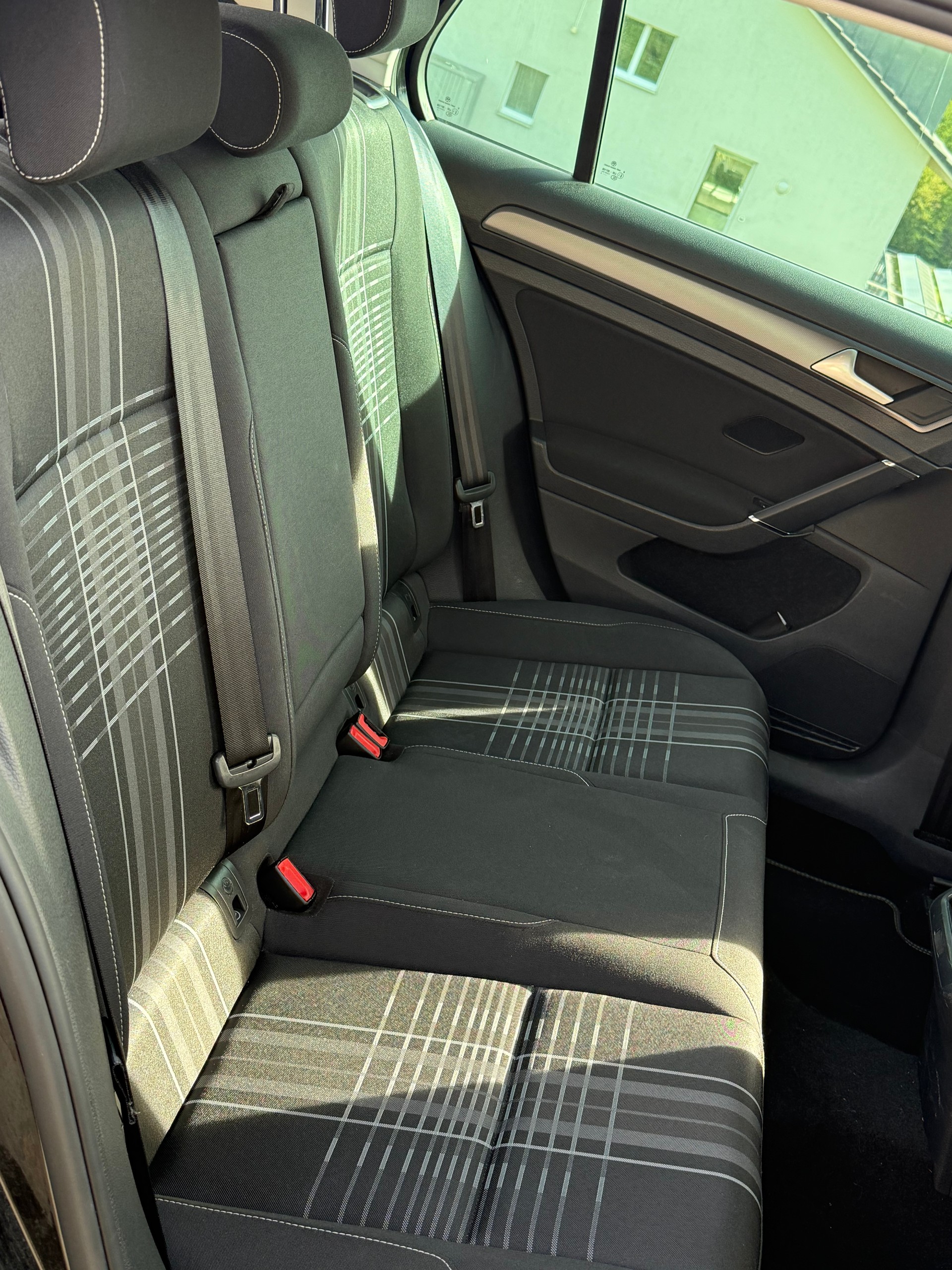 VW 2.0 TDI Lounge 4m-image-5