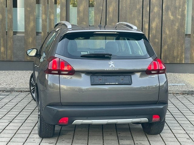 PEUGEOT 2008 1.2 PureTech Allure EAT6-image-11