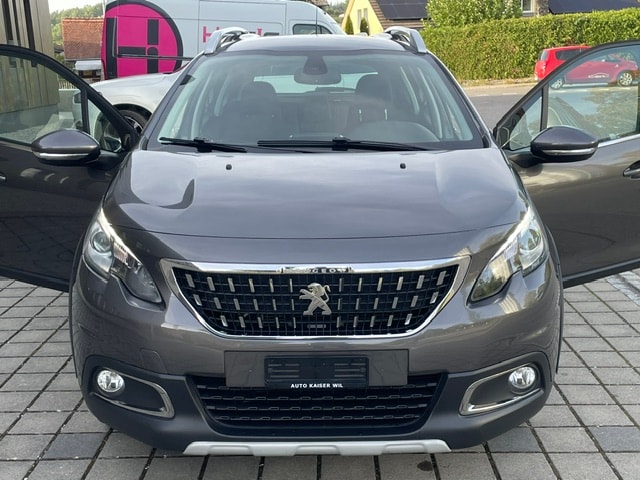 PEUGEOT 2008 1.2 PureTech Allure EAT6-image-4