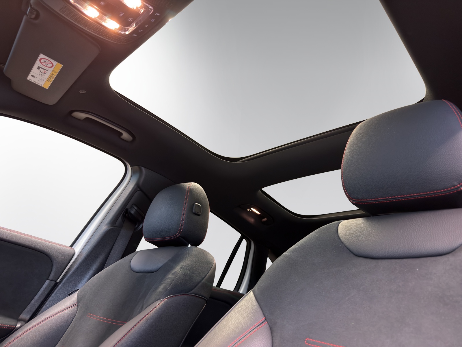 MERCEDES-BENZ GLA 200-image-13