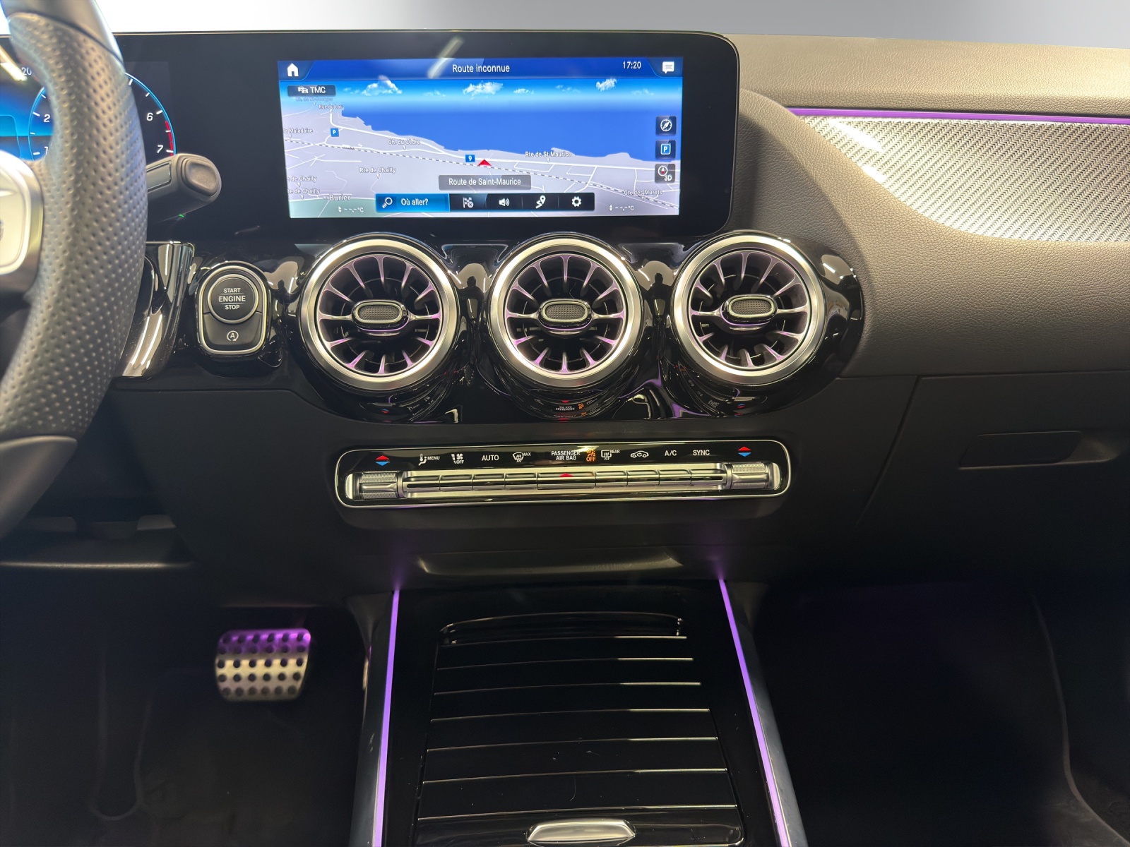 MERCEDES-BENZ GLA 200-image-11