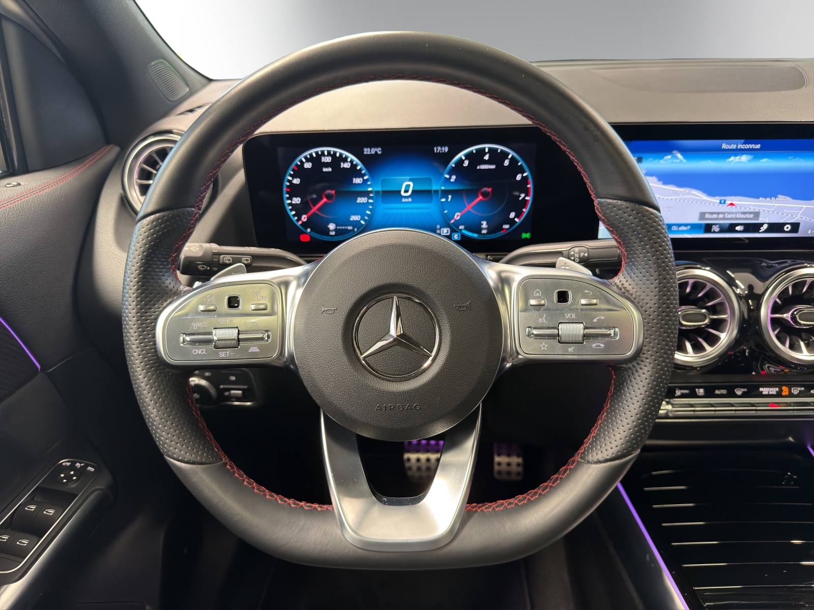MERCEDES-BENZ GLA 200-image-10