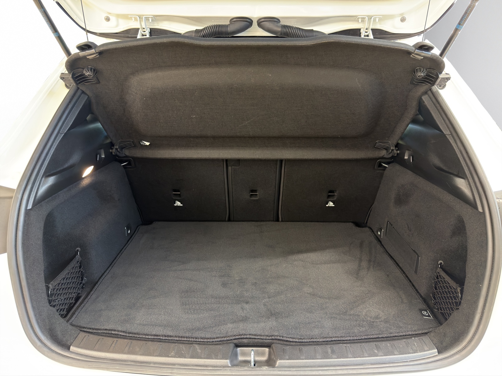 MERCEDES-BENZ GLA 200-image-6