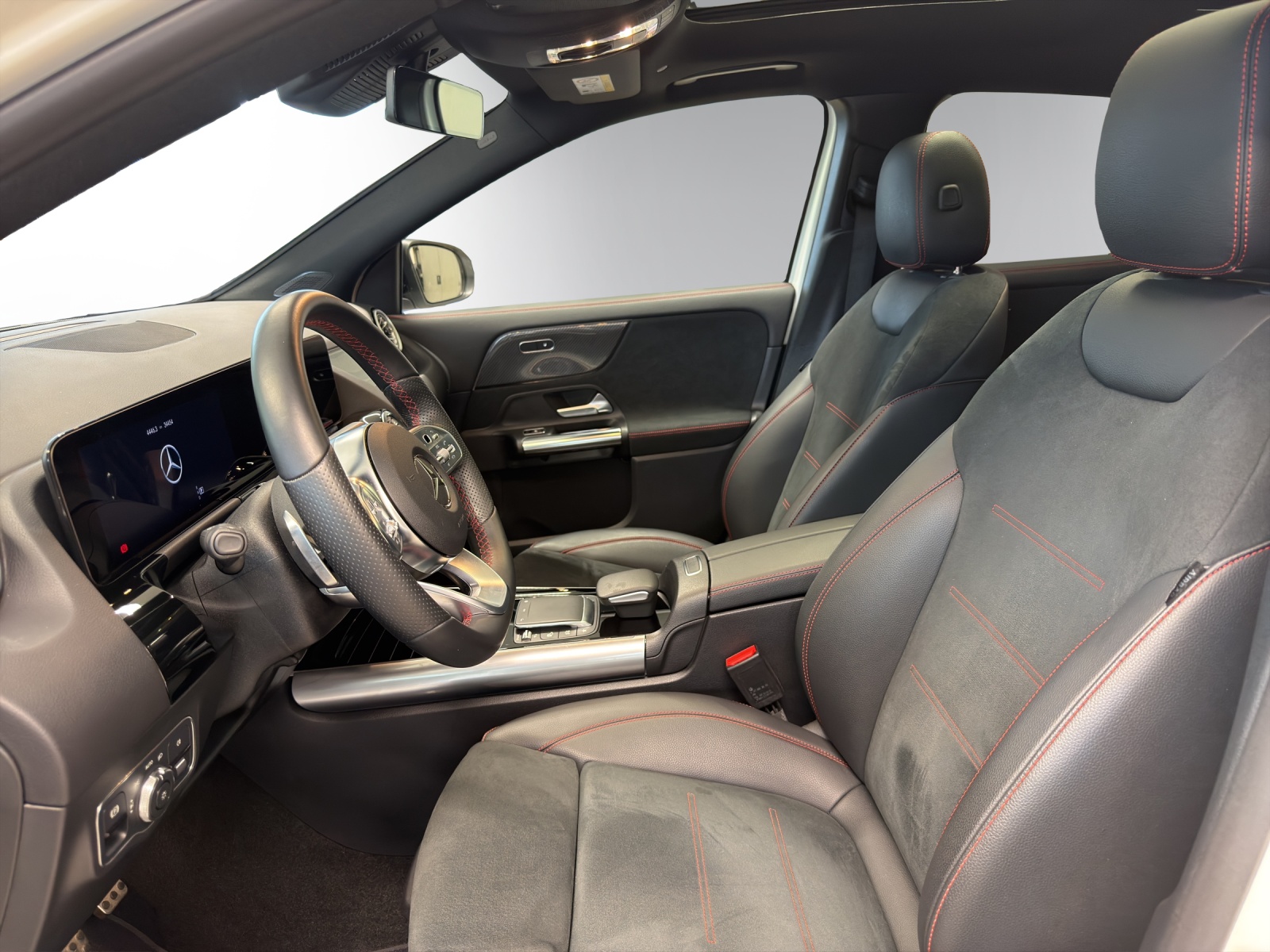 MERCEDES-BENZ GLA 200-image-7