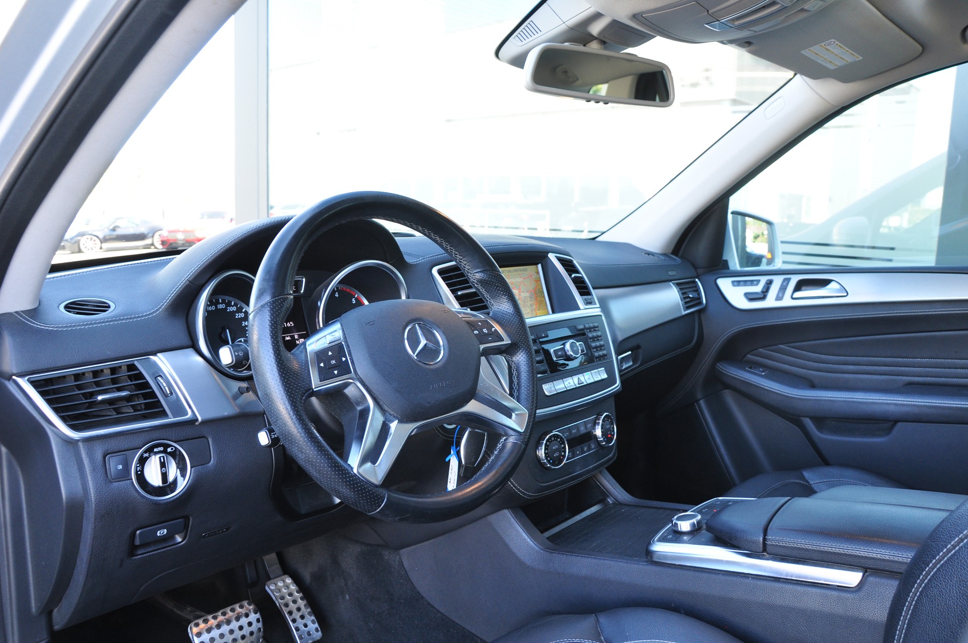 MERCEDES-BENZ ML 350 BlueTEC Edition 4Matic 7G-Tronic-image-11