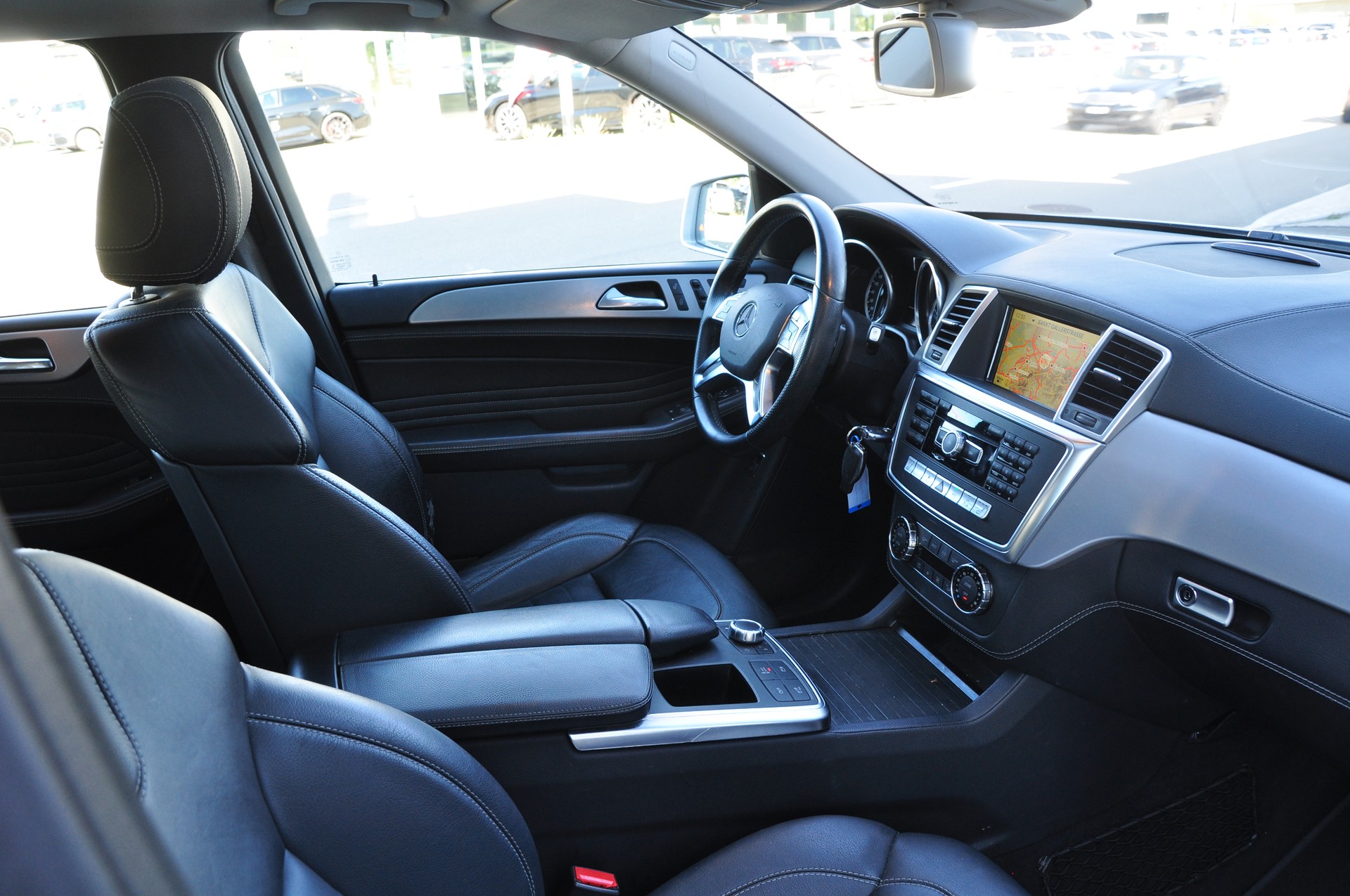 MERCEDES-BENZ ML 350 BlueTEC Edition 4Matic 7G-Tronic-image-12