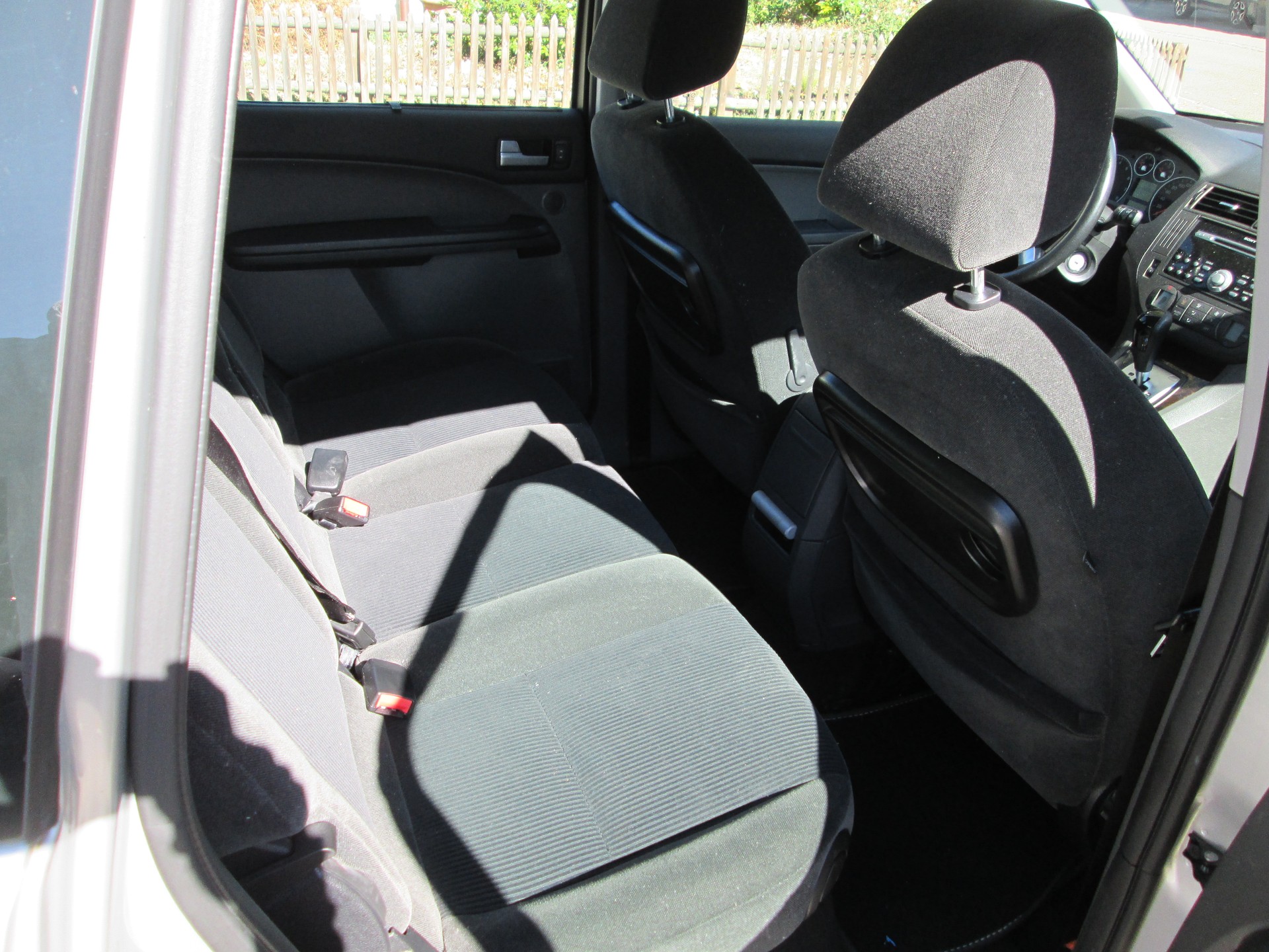 FORD Focus C-Max 2.0 Ghia-image-10