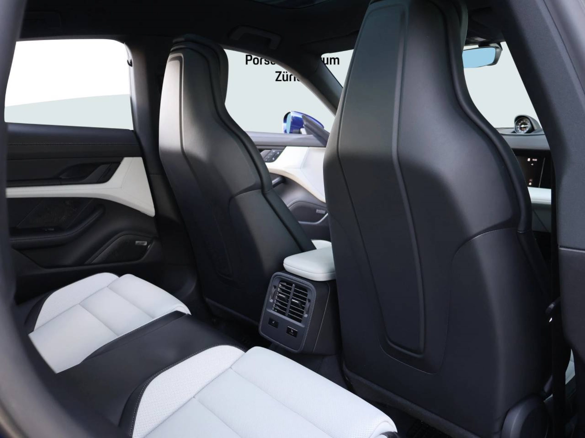 PORSCHE Taycan 4S-image-13